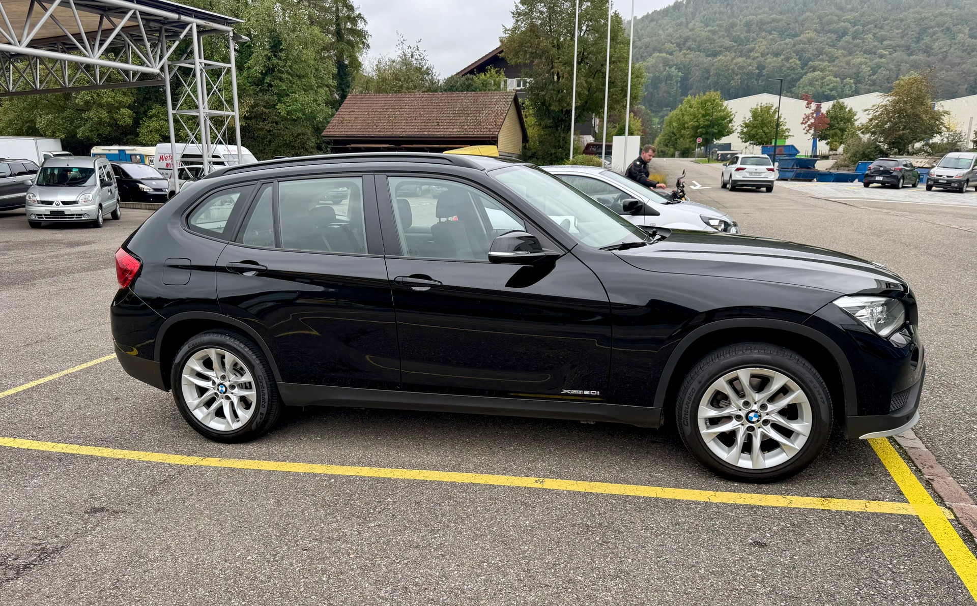 BMW 20i xDrive-image-1