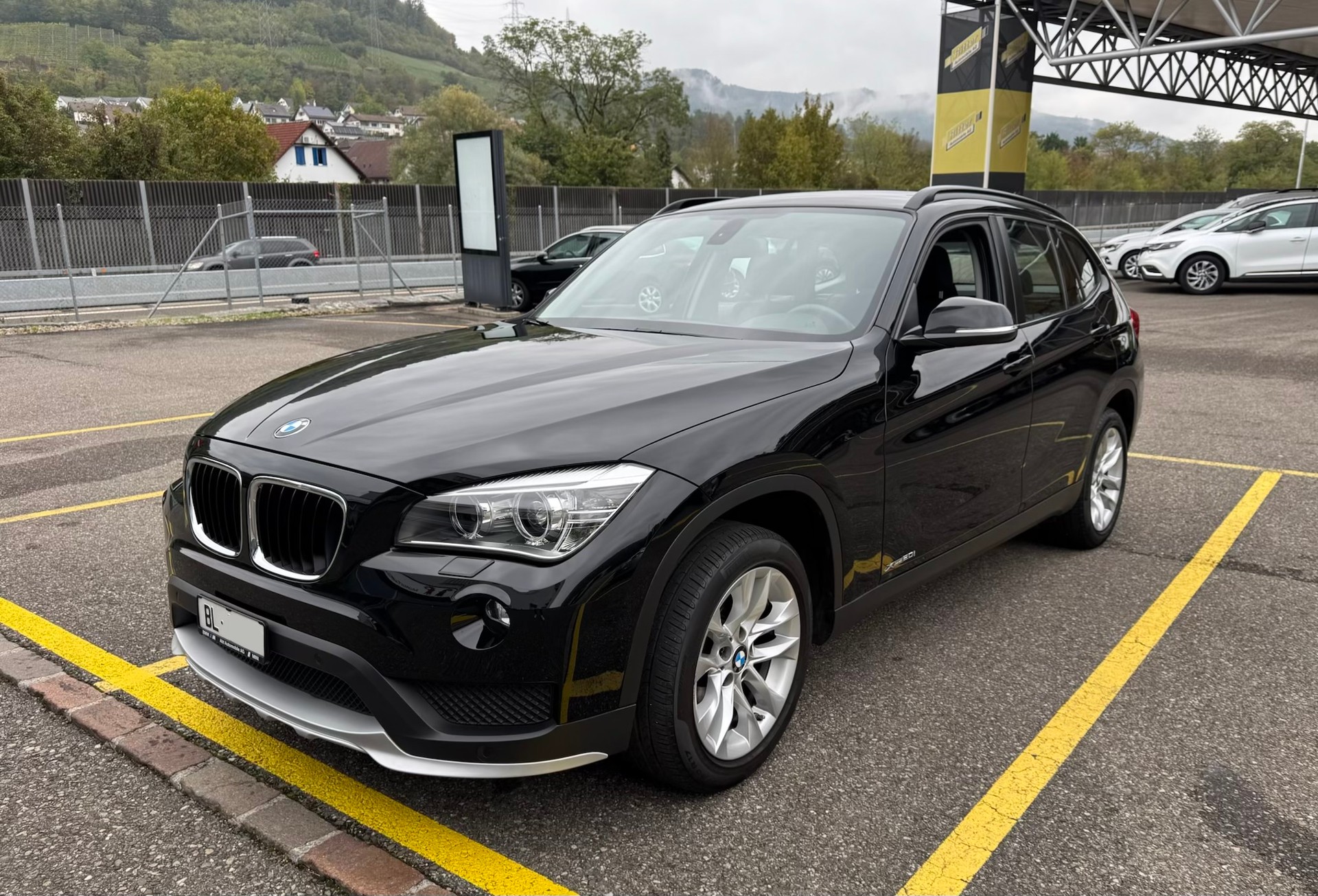 BMW 20i xDrive-image-4