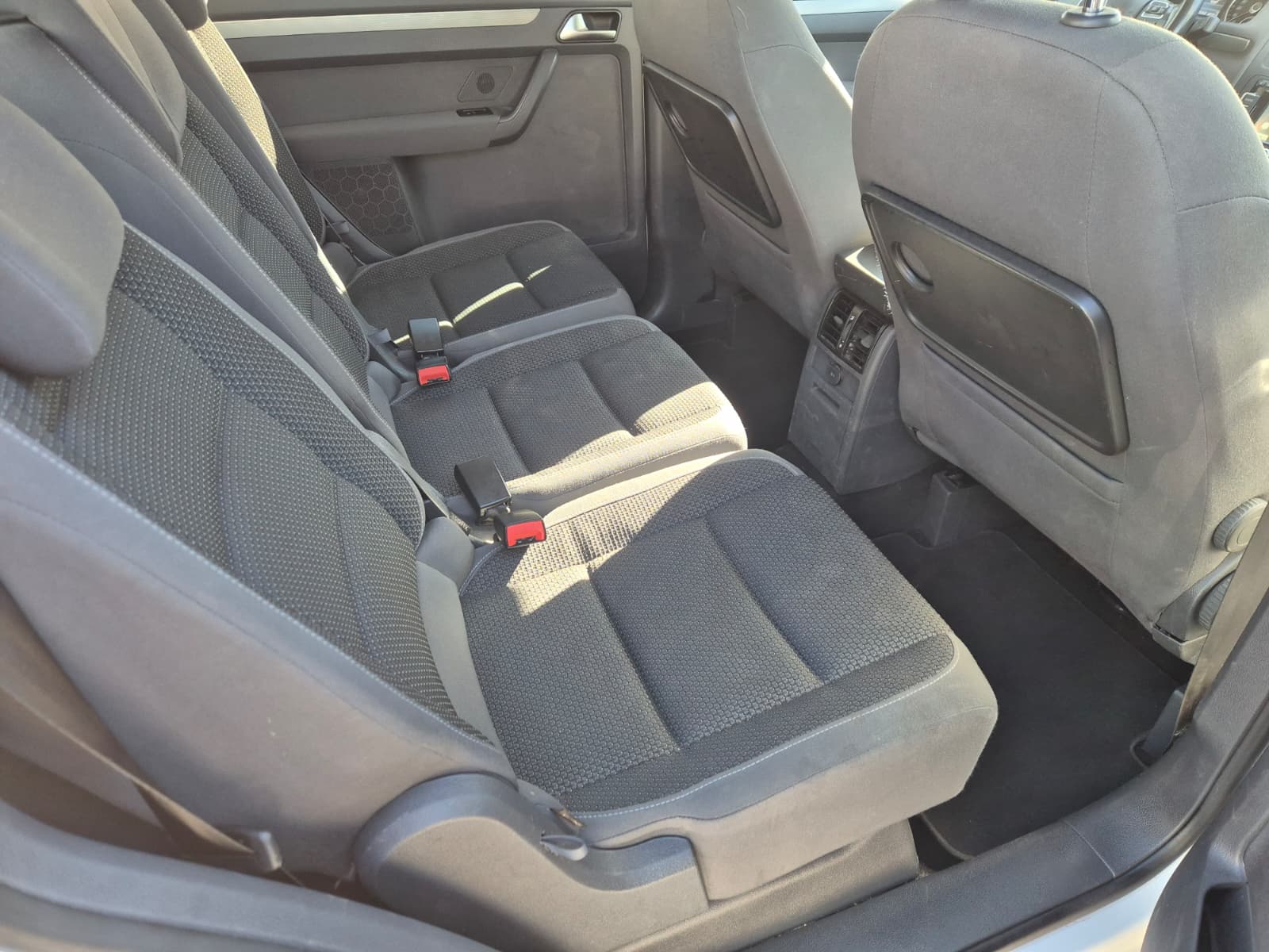 VW Touran 2.0 TDI Comfortline DSG-image-8