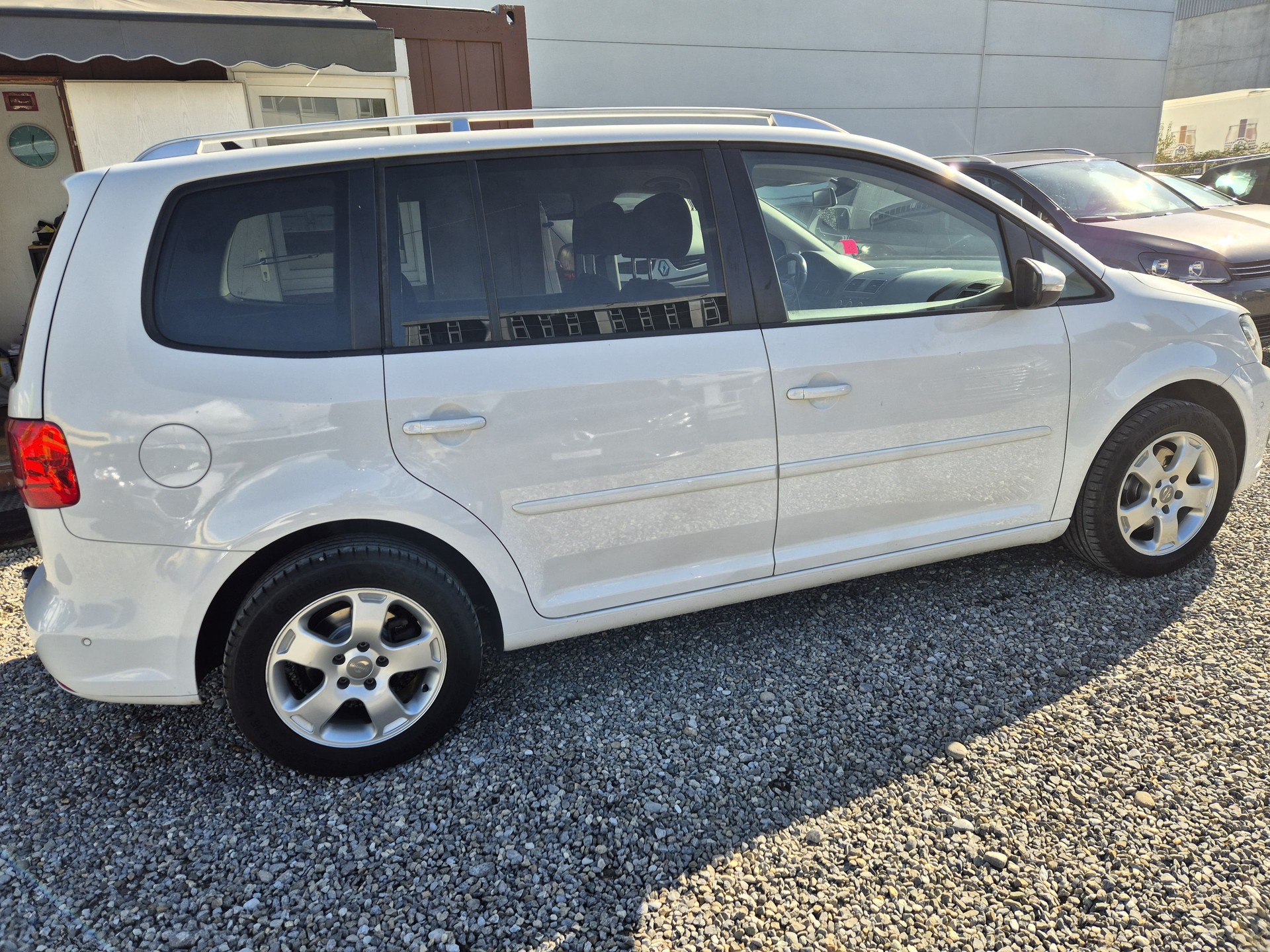 VW Touran 2.0 TDI Comfortline DSG-image-3