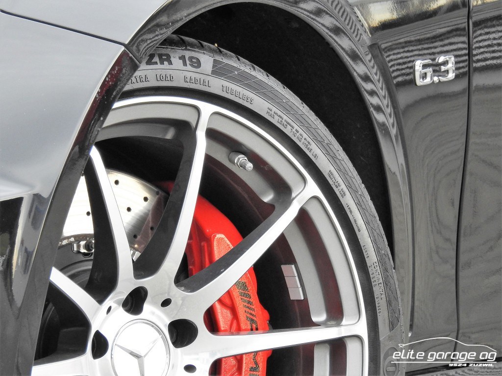 MERCEDES-BENZ C 63 Coupé AMG Black Series-image-5