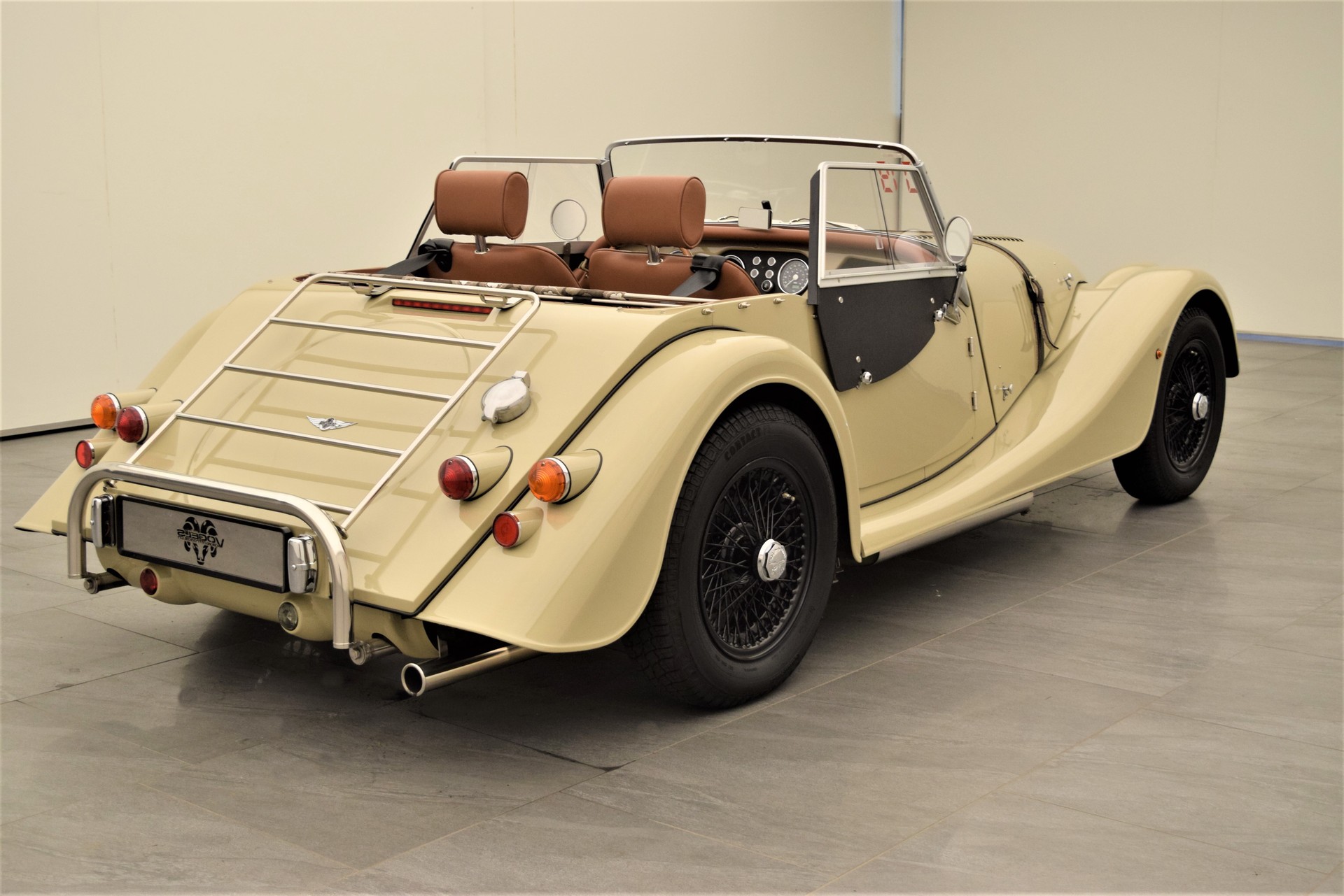 MORGAN 4/4 1.6 Sport-showroom-element-3