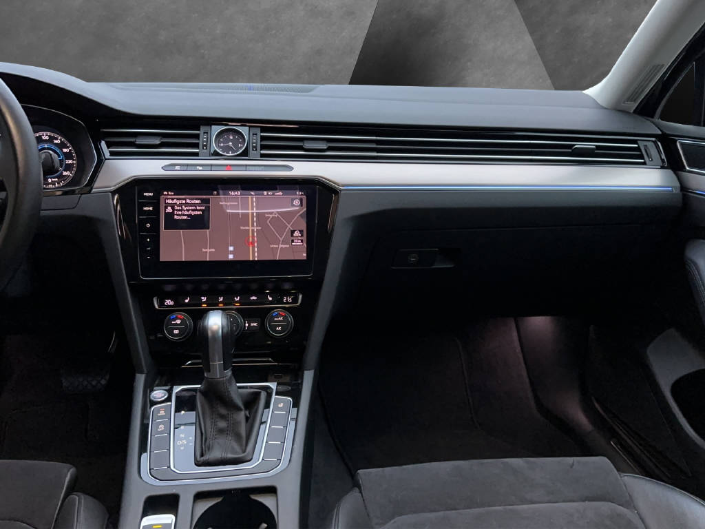 VW Passat Variant 2.0 TDI 190 SCR Highl. DSG 4m-image-11