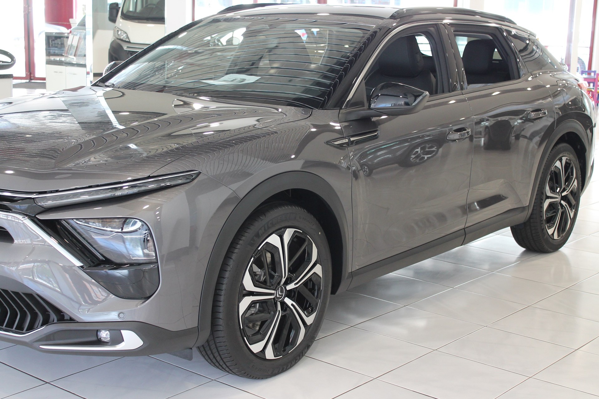 CITROEN C5 X 1.6i PHEV Shine e-EAT8-showroom-element-1