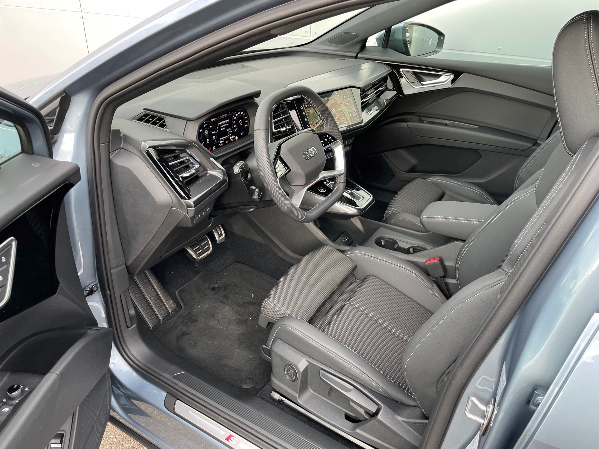 AUDI Q4 Sportback e-tron 40-image-10