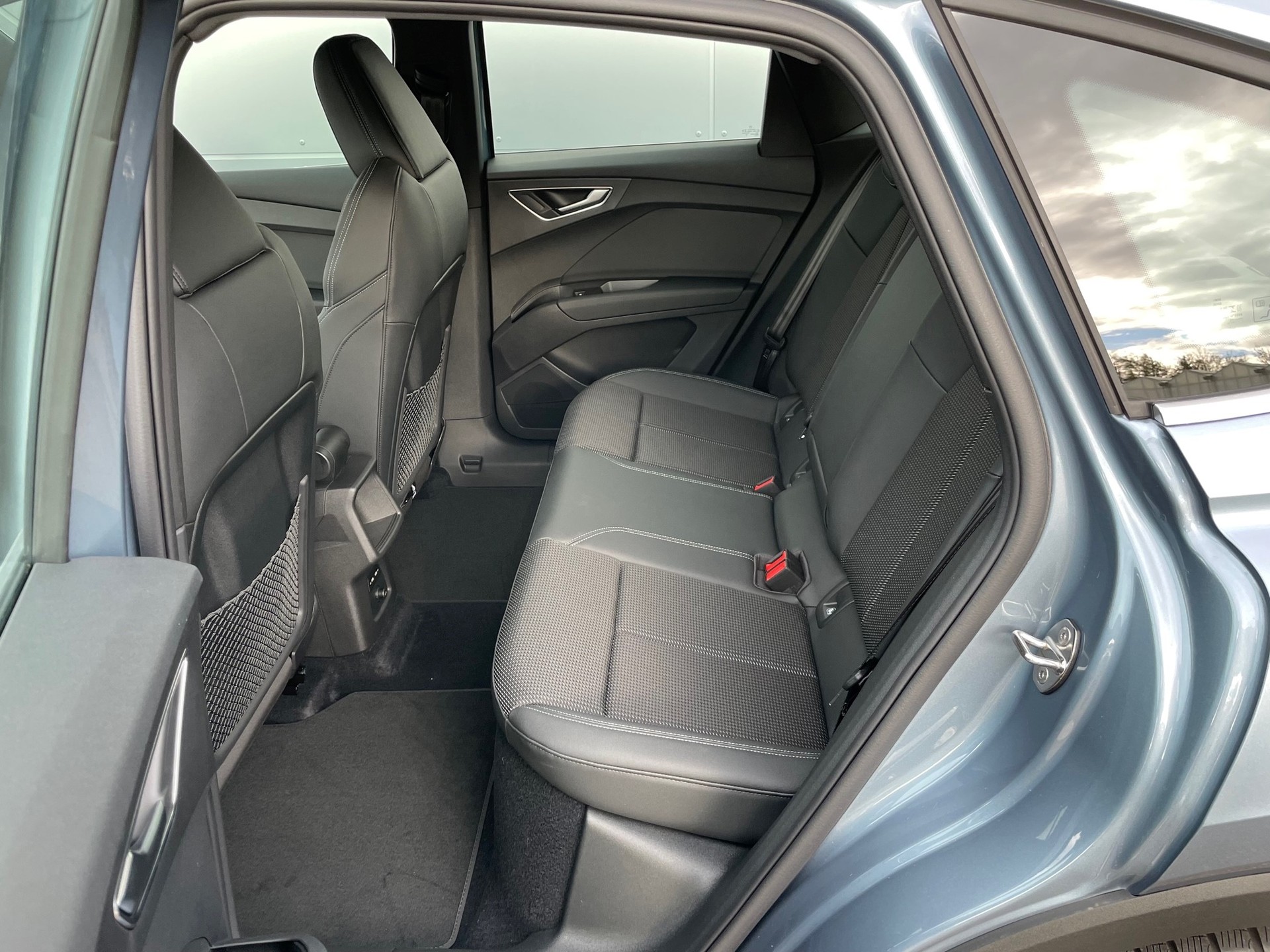 AUDI Q4 Sportback e-tron 40-image-8
