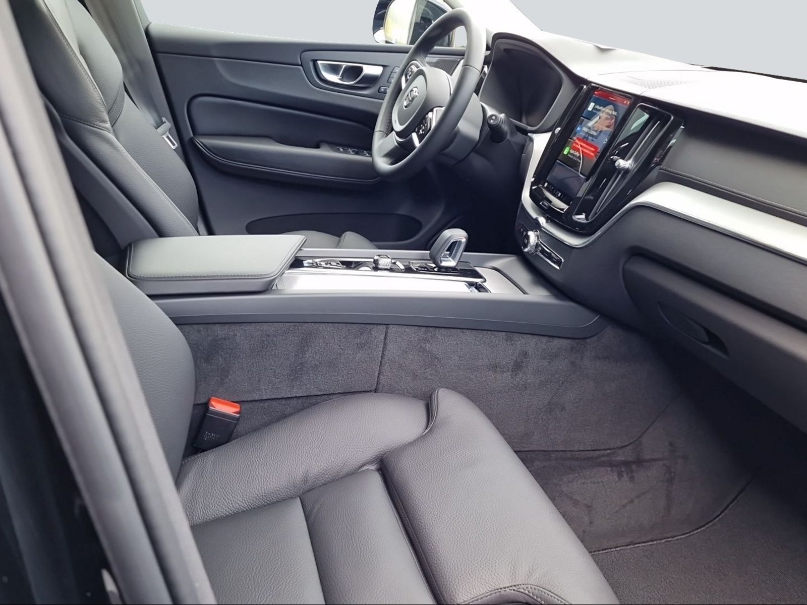 VOLVO XC60 2.0 T6 TE Ultimate Dark eAWD-image-14