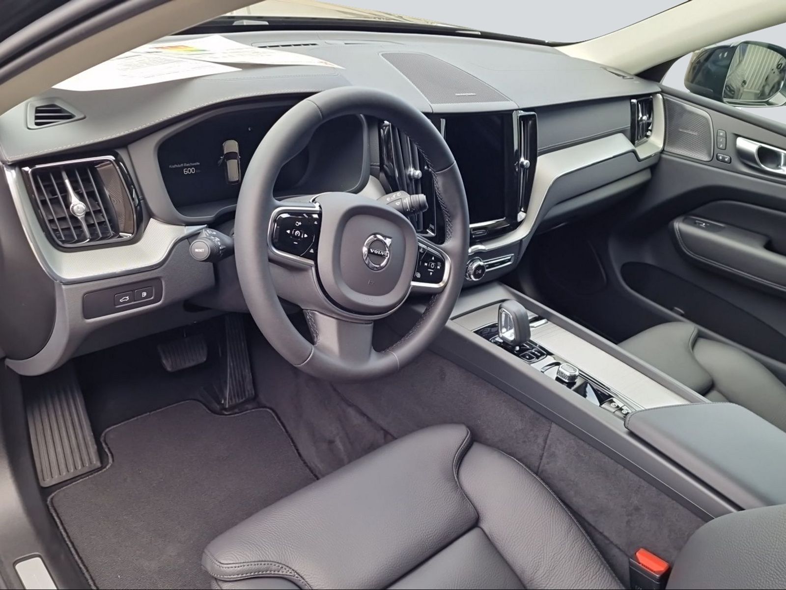 VOLVO XC60 2.0 T6 TE Ultimate Dark eAWD-image-9