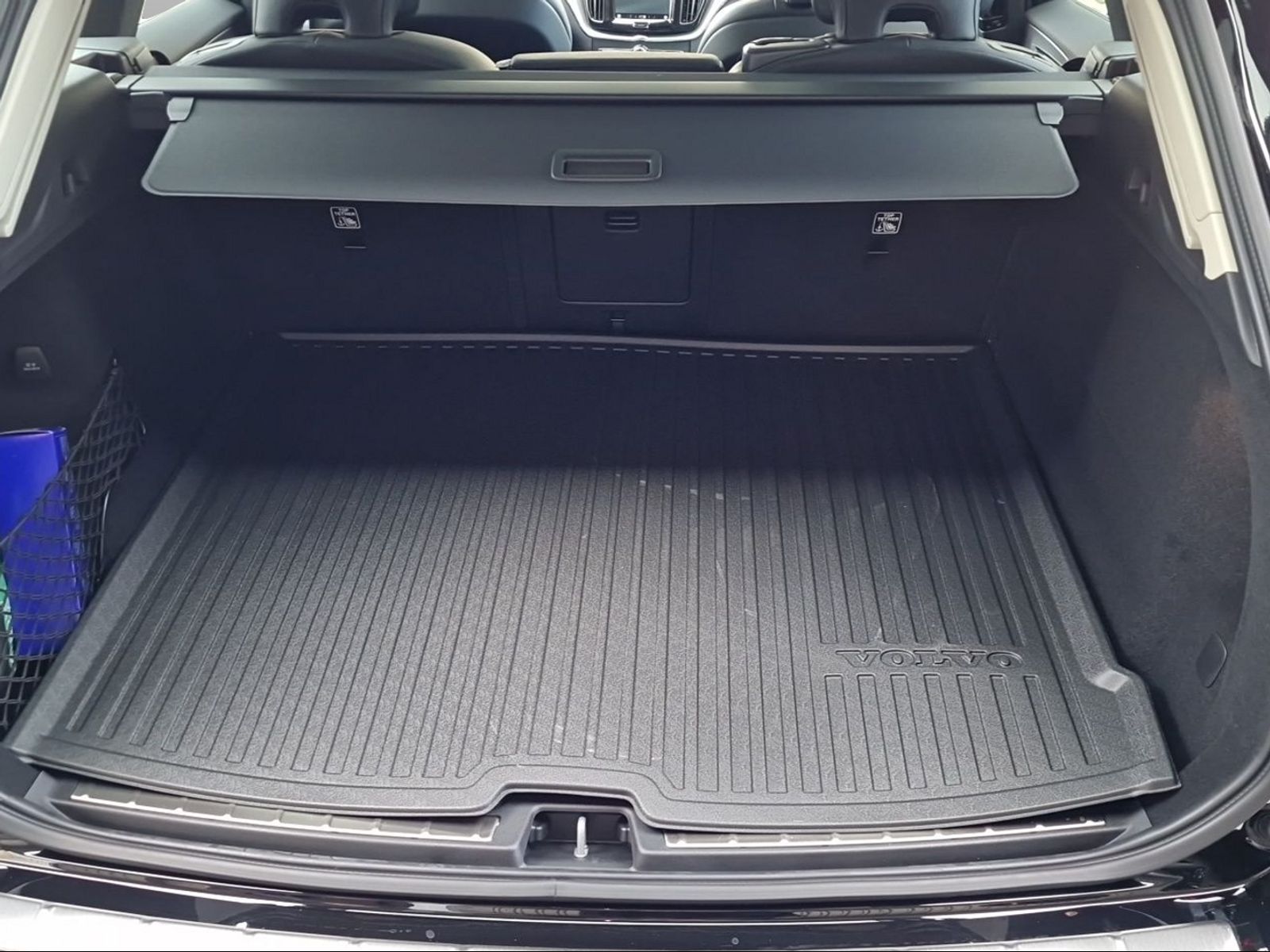 VOLVO XC60 2.0 T6 TE Ultimate Dark eAWD-image-15