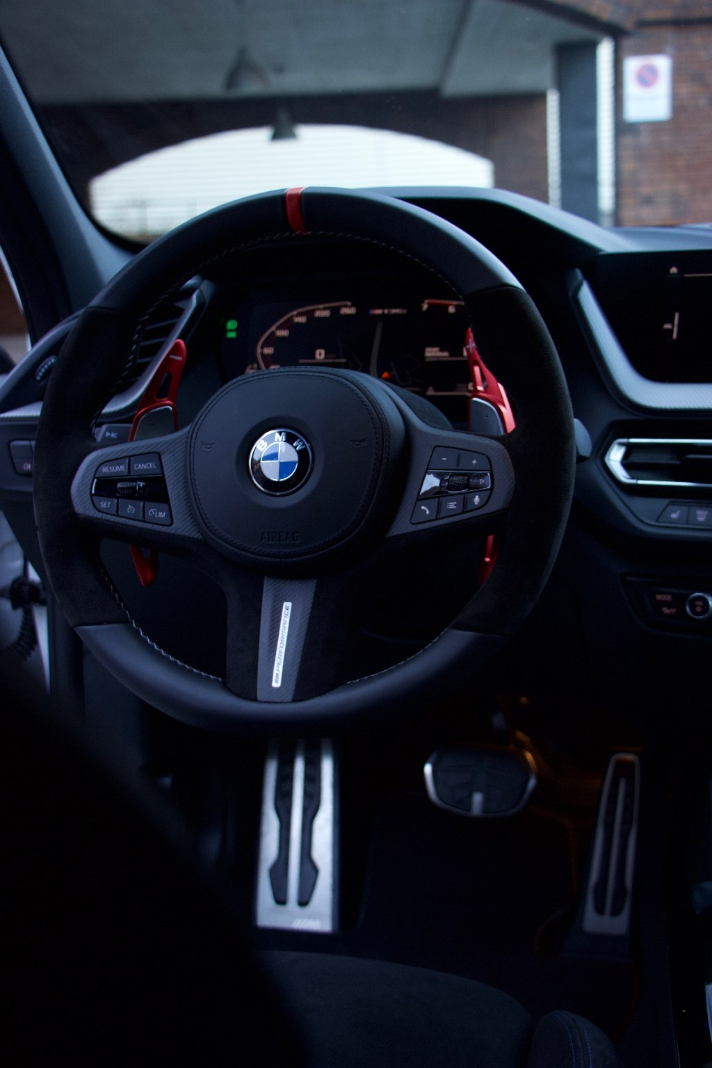 BMW M135i xDrive Swiss Performance Steptronic-image-4
