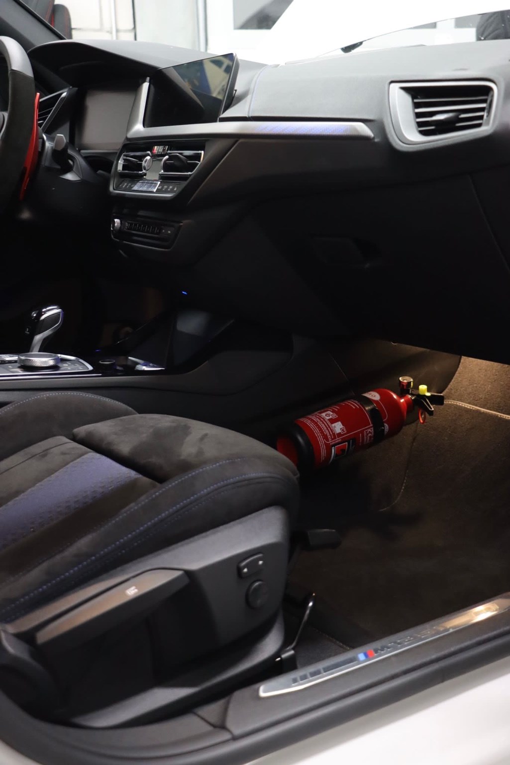BMW M135i xDrive Swiss Performance Steptronic-image-12