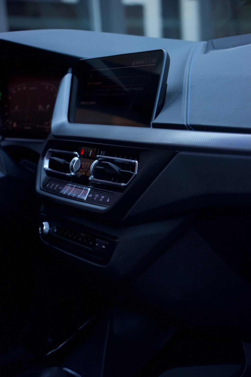 BMW M135i xDrive Swiss Performance Steptronic-image-8