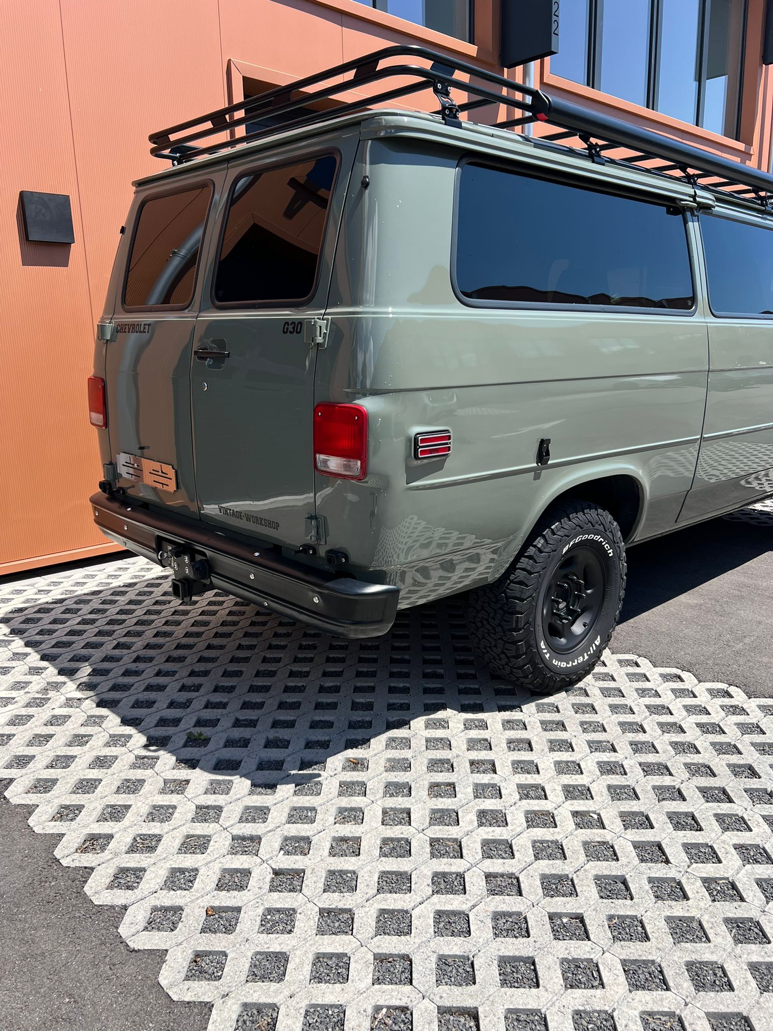 CHEVROLET Chevy Van - 5.7 V8-image-4