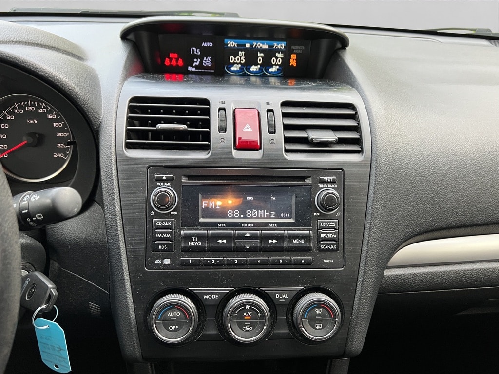 SUBARU Impreza 1.6 Swiss two-image-14