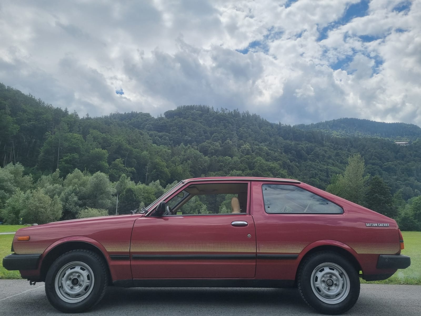 NISSAN Datsun N 10- Cherry-image-3