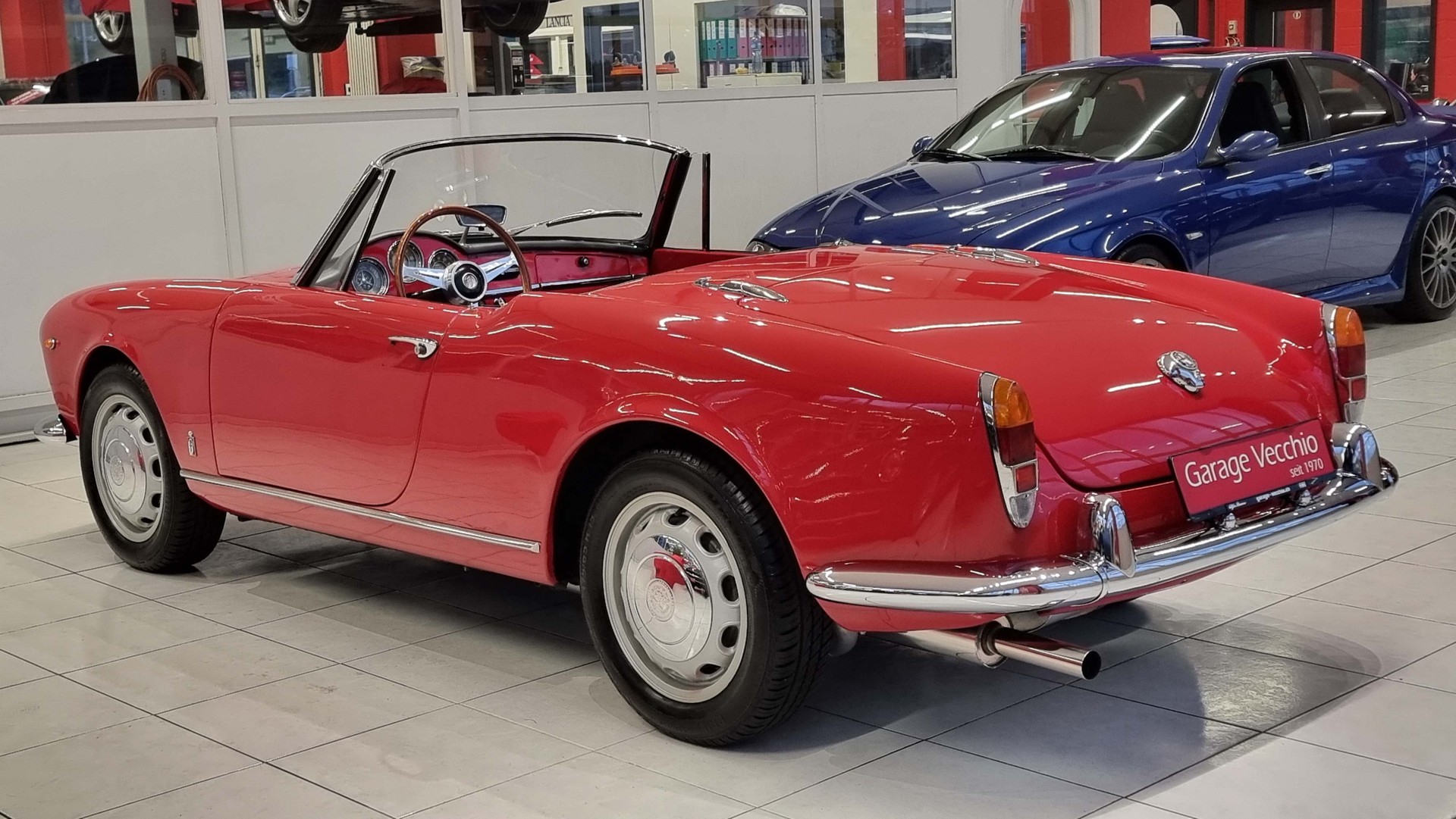 ALFA ROMEO Giulietta Spider Veloce-showroom-element-3