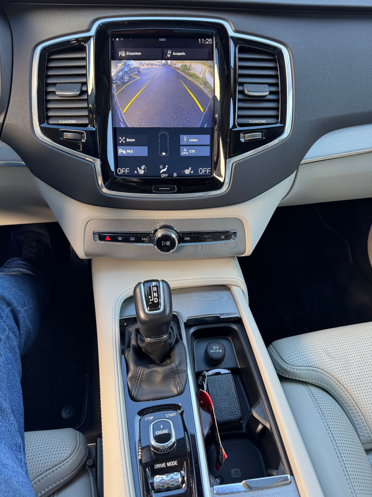VOLVO XC90 D5 AWD Inscription Geartronic-image-14