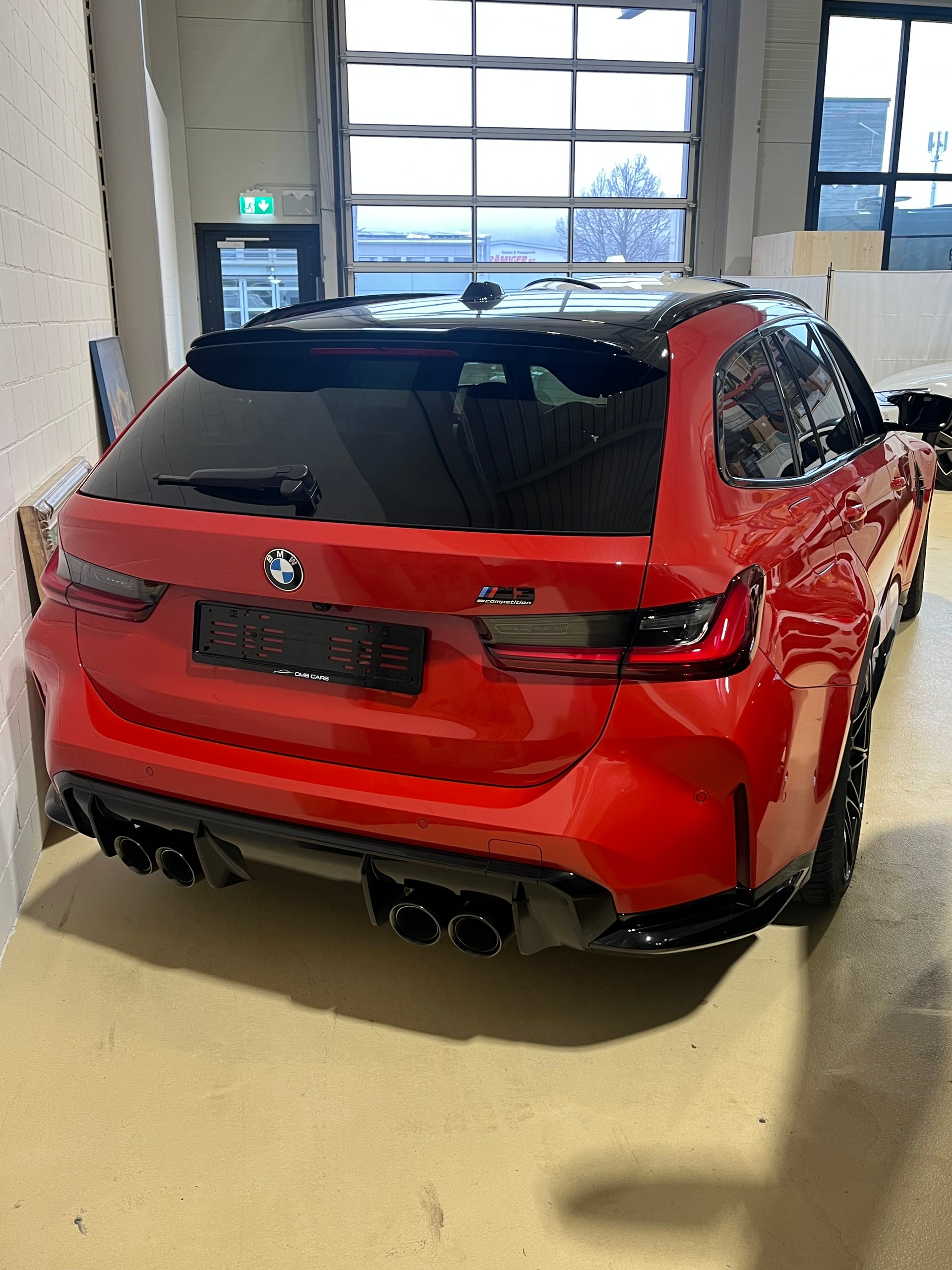BMW M3 Touring xDrive Competition M-showroom-element-3