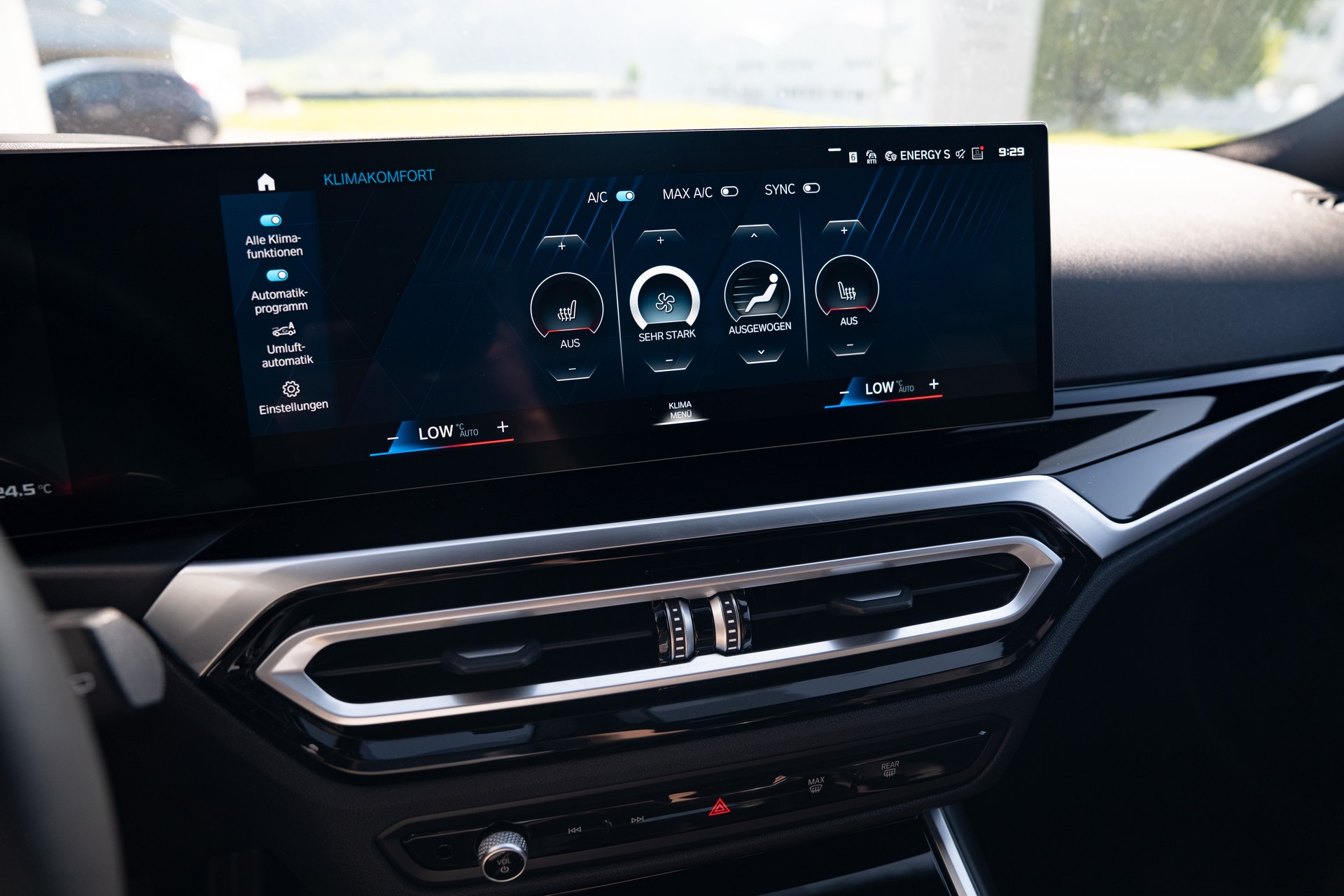 BMW M3 Touring xDrive Competition M-image-15