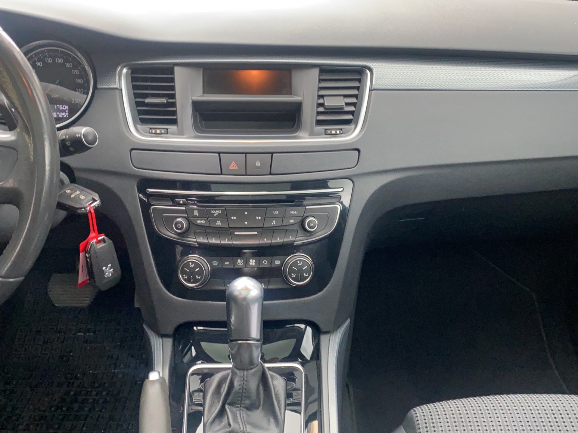PEUGEOT 508 SW 1.6 16V T Active Automatic-image-11