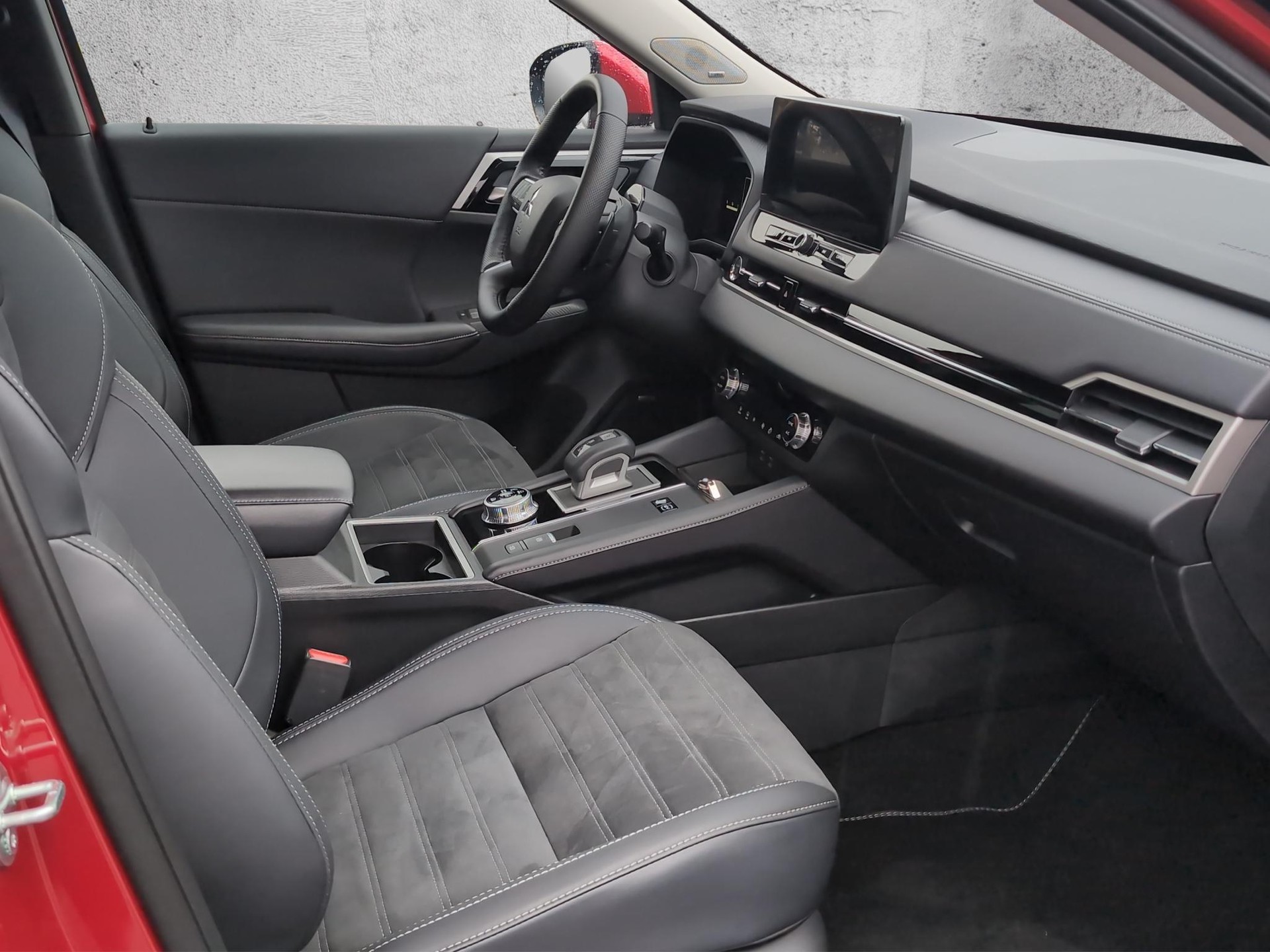 MITSUBISHI Outlander 2.4 PHEV Invite 4x4 Edition-image-10