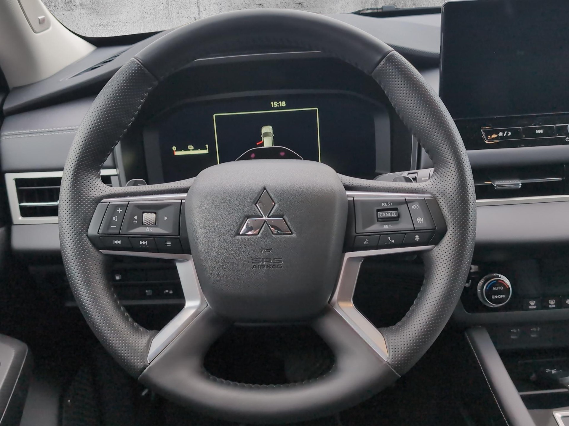 MITSUBISHI Outlander 2.4 PHEV Invite 4x4 Edition-image-12