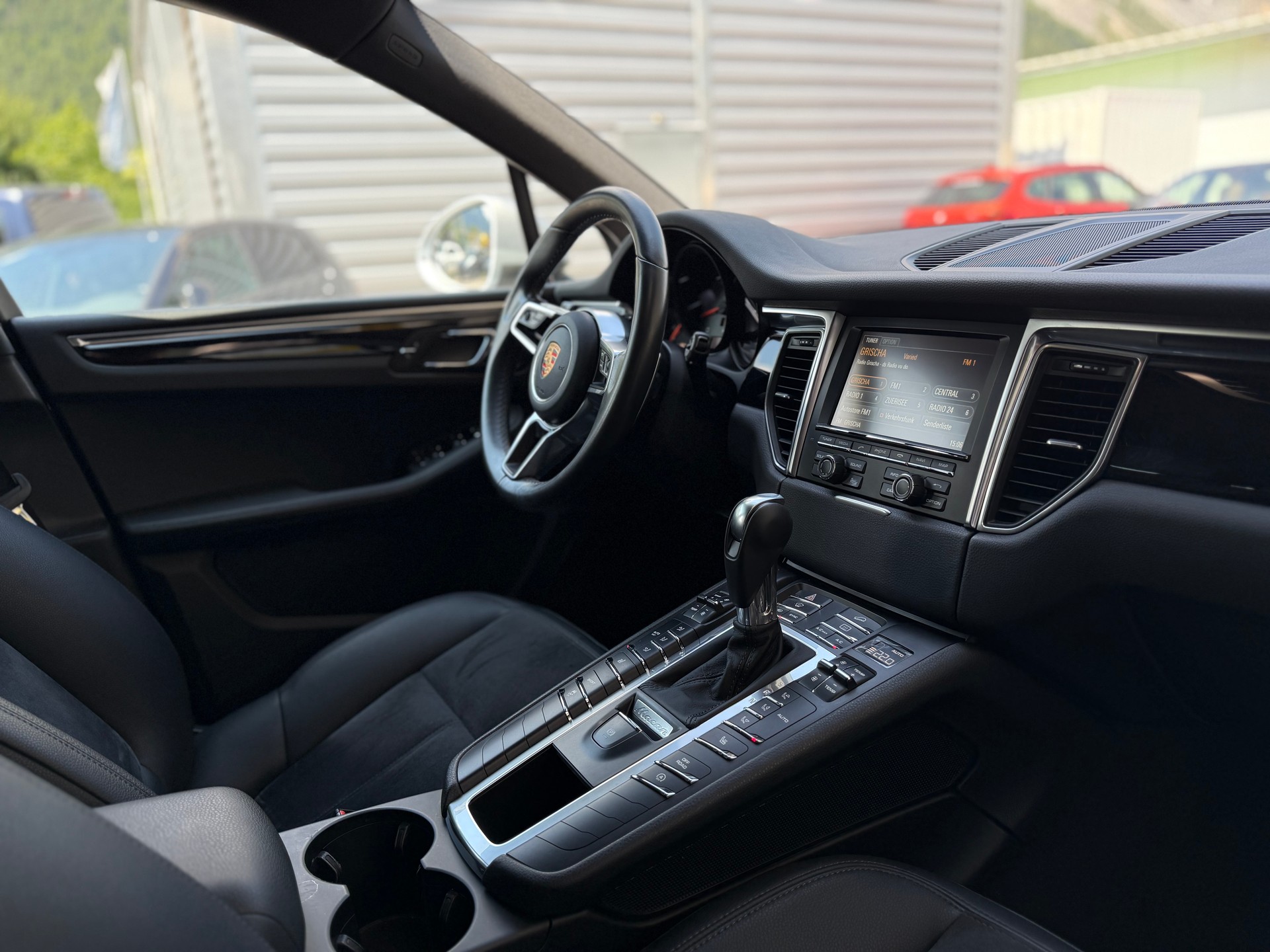 PORSCHE Macan S PDK-image-7