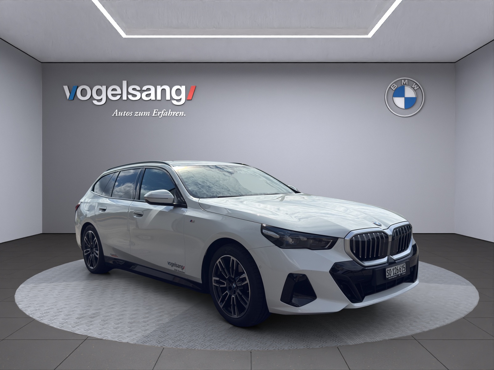 BMW 520d xDrive 48V Touring M Sport Steptronic-image-6