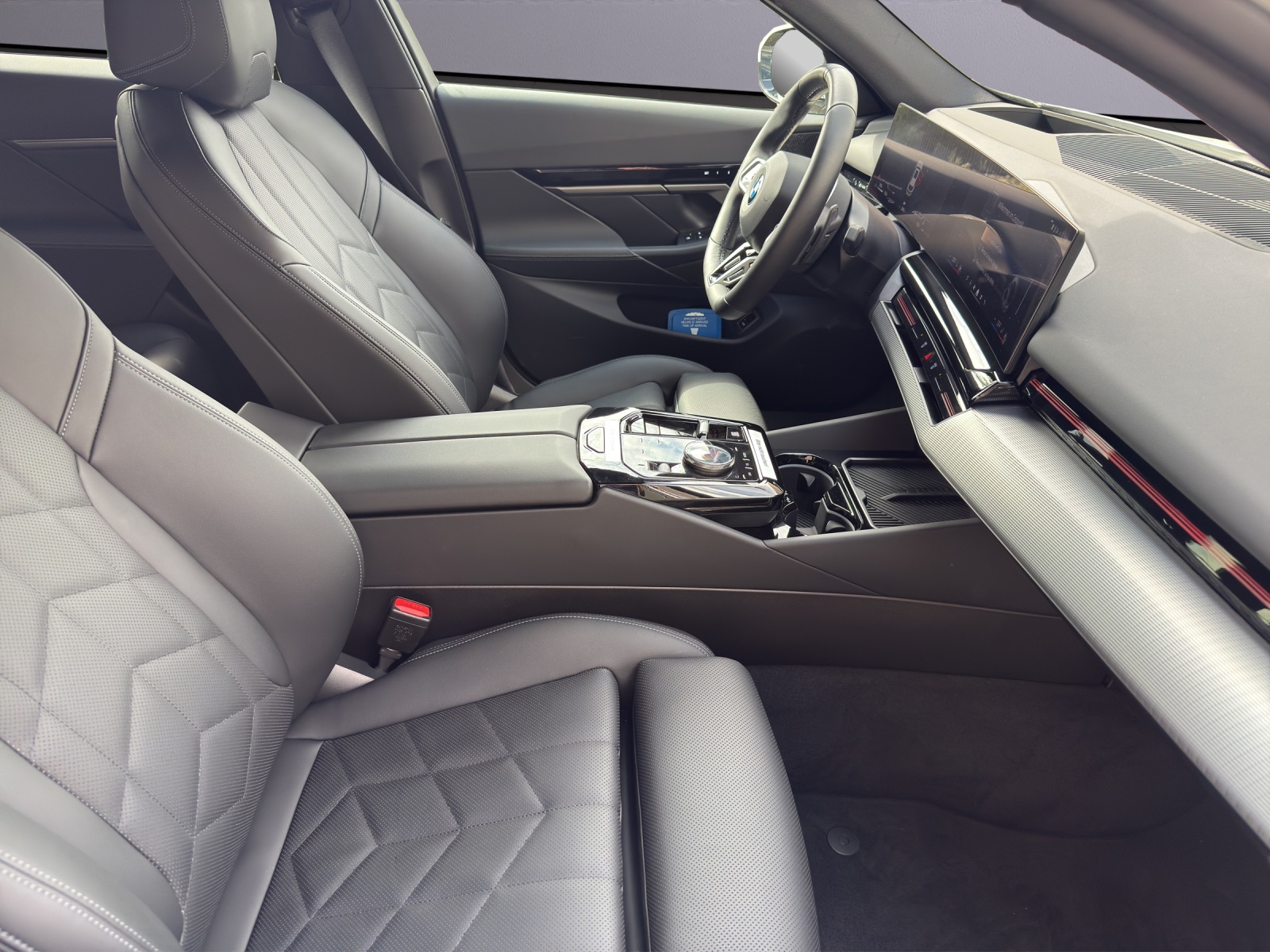 BMW 520d xDrive 48V Touring M Sport Steptronic-image-8