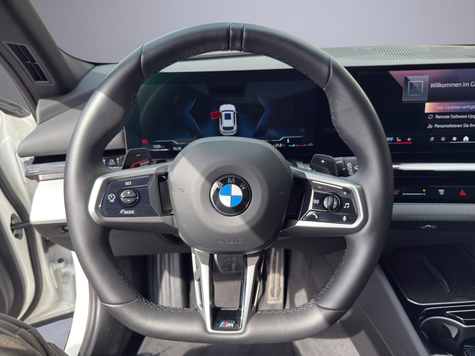 BMW 520d xDrive 48V Touring M Sport Steptronic-image-13