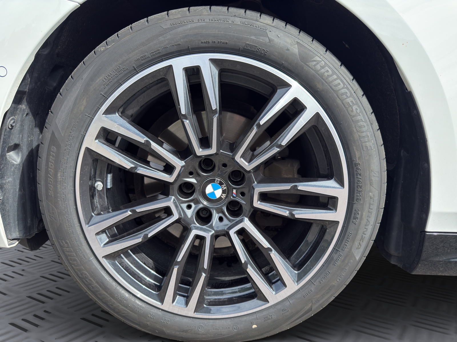 BMW 520d xDrive 48V Touring M Sport Steptronic-image-22