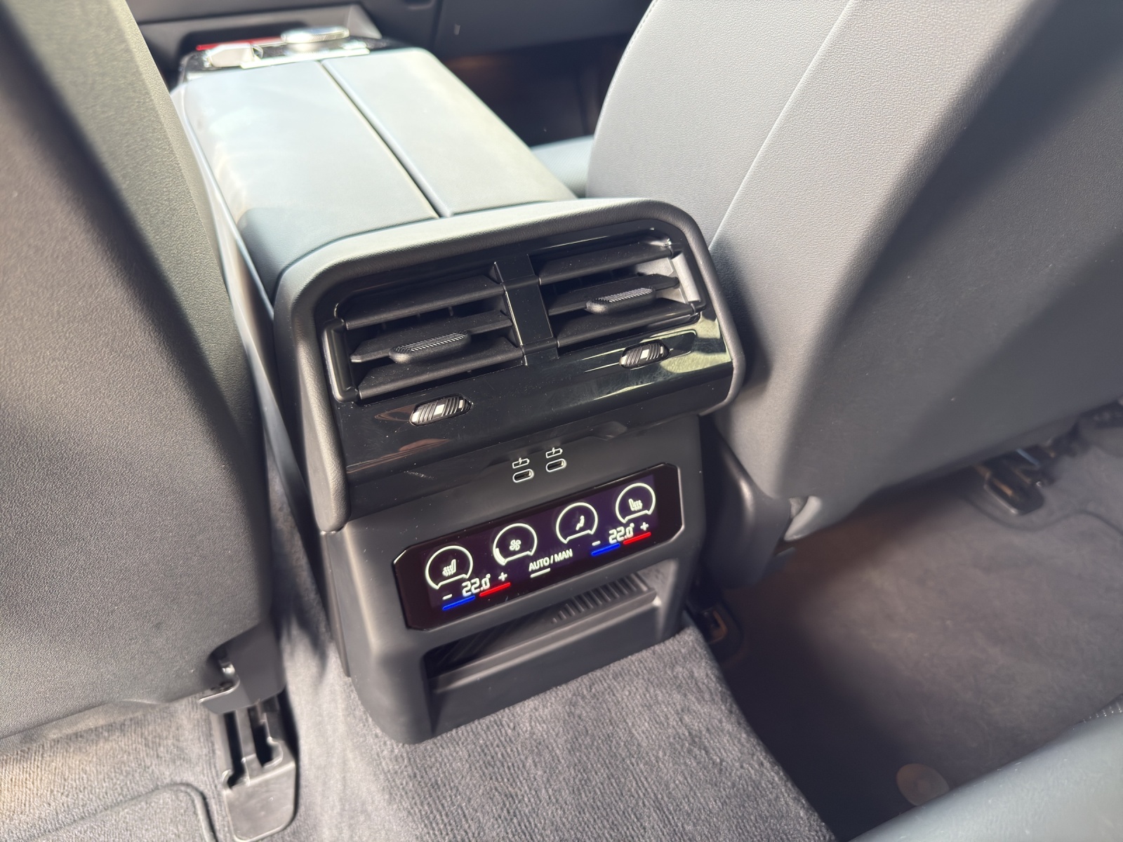 BMW 520d xDrive 48V Touring M Sport Steptronic-image-23