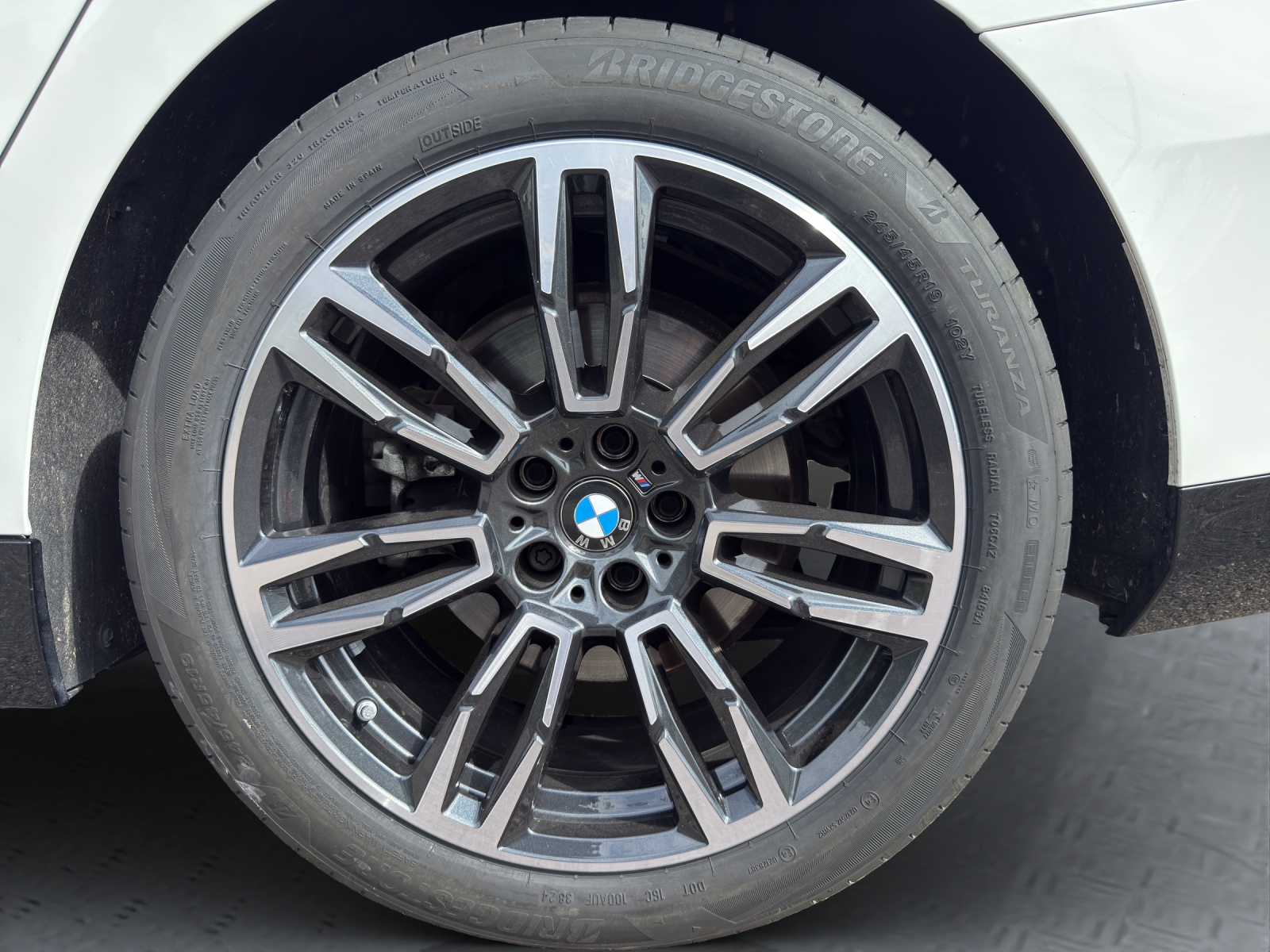 BMW 520d xDrive 48V Touring M Sport Steptronic-image-21