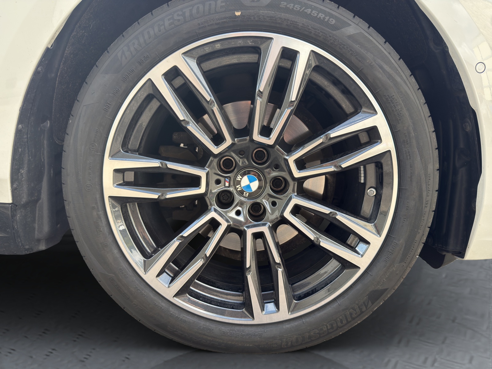 BMW 520d xDrive 48V Touring M Sport Steptronic-image-10