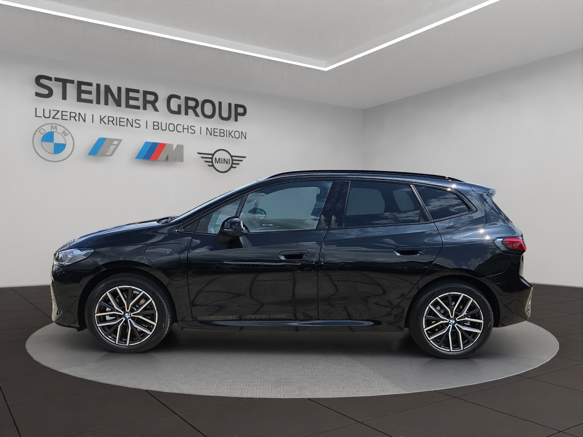 BMW 230e xDrive Active Tourer M Sport-image-3
