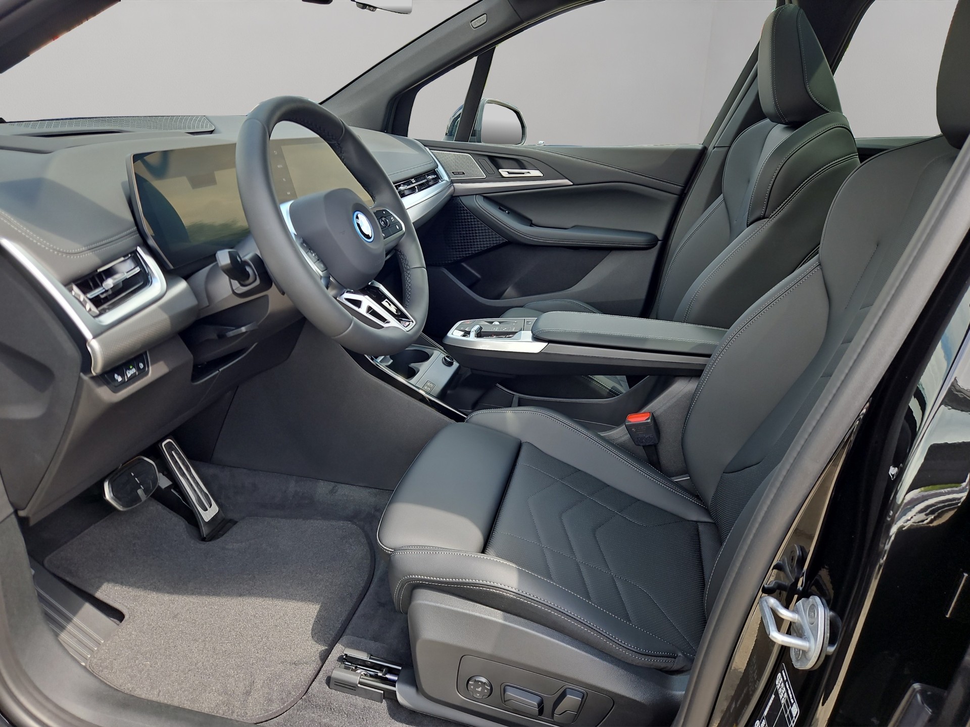 BMW 230e xDrive Active Tourer M Sport-image-14