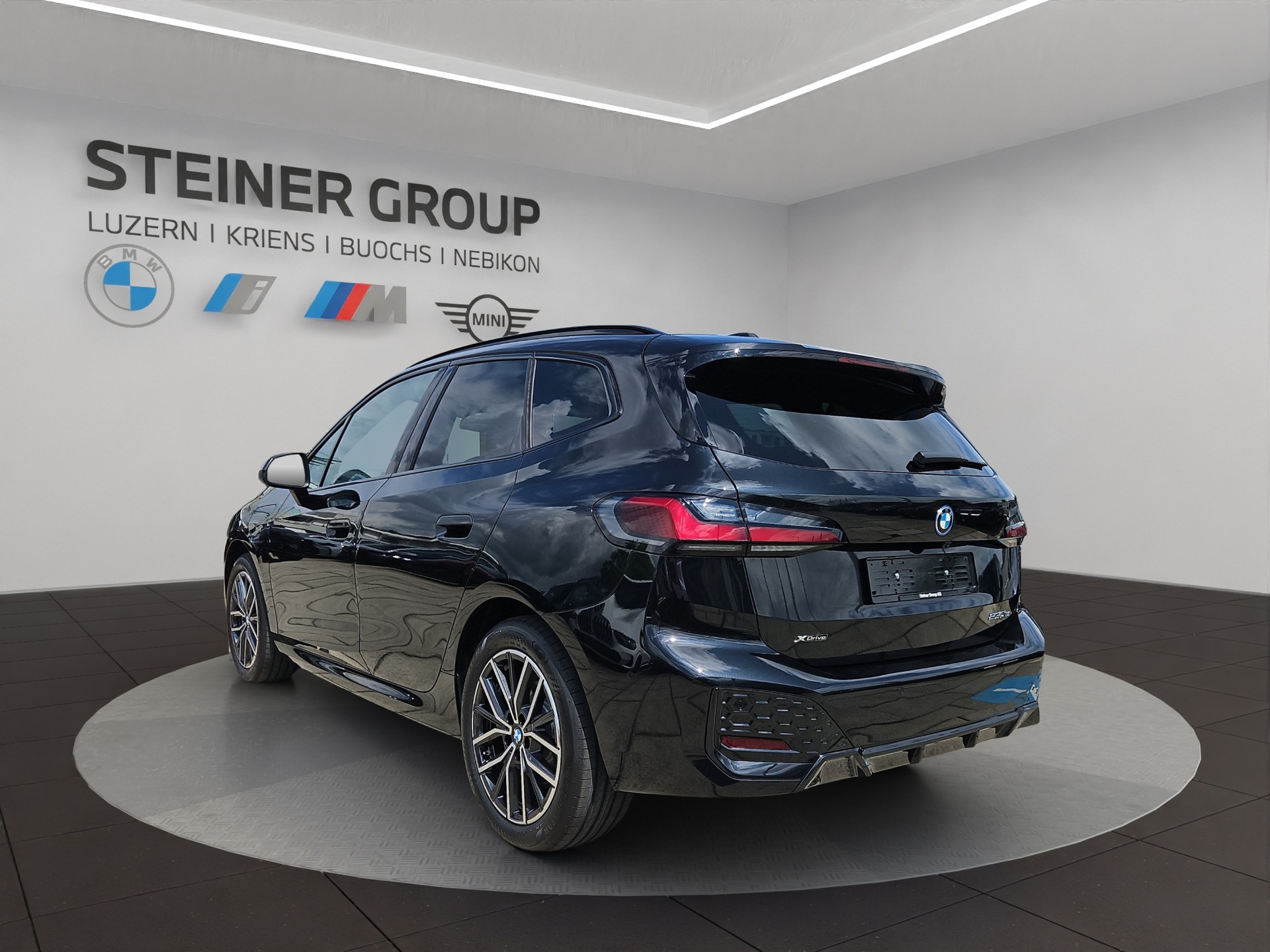BMW 230e xDrive Active Tourer M Sport-image-5