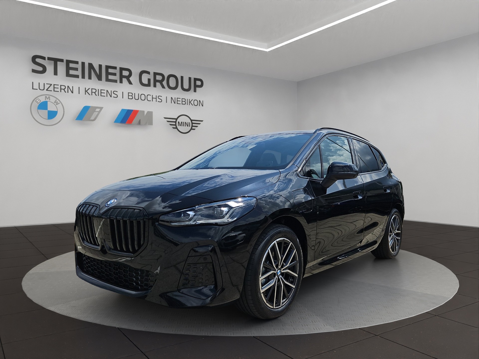 BMW 230e xDrive Active Tourer M Sport-image-0