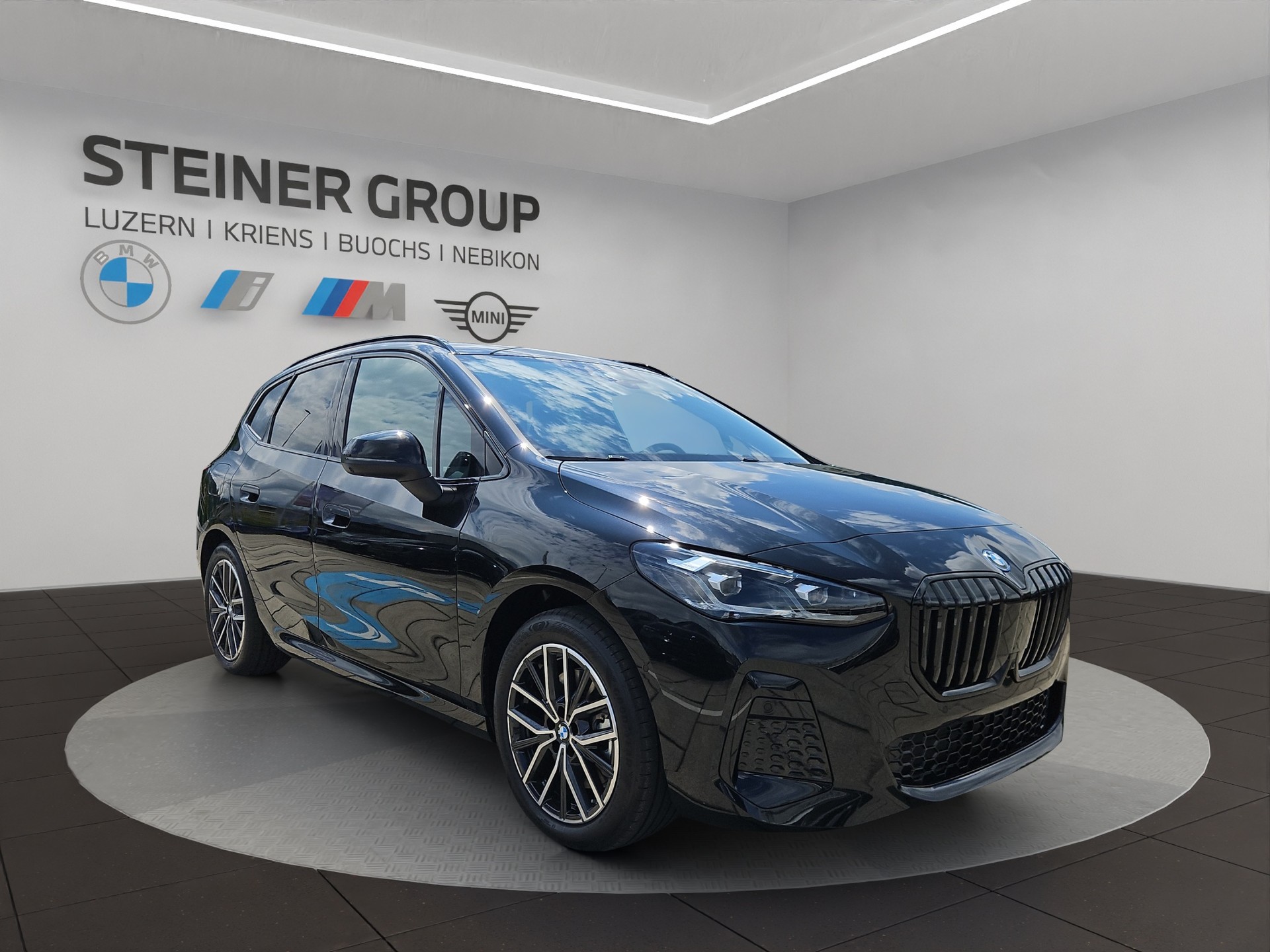 BMW 230e xDrive Active Tourer M Sport-image-2