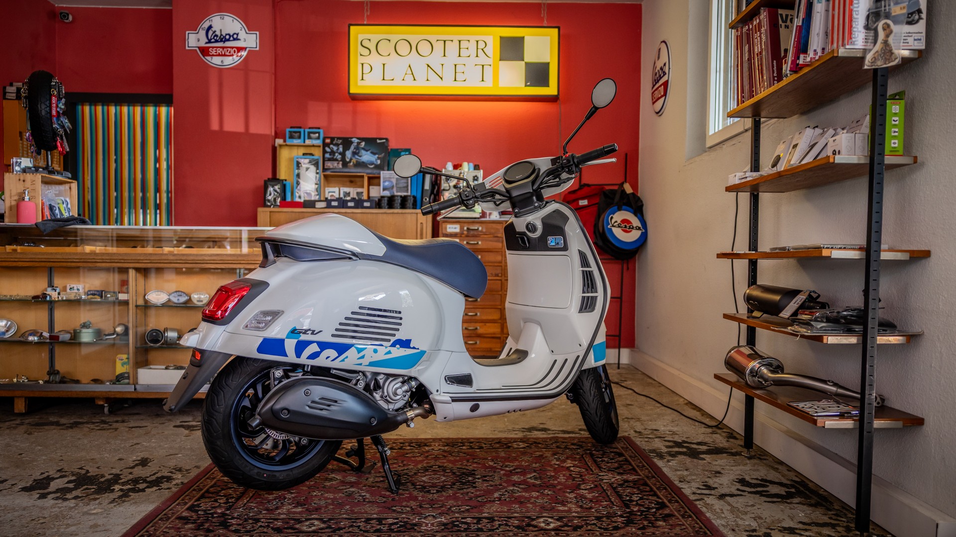 PIAGGIO Vespa GTV 300-showroom-element-3