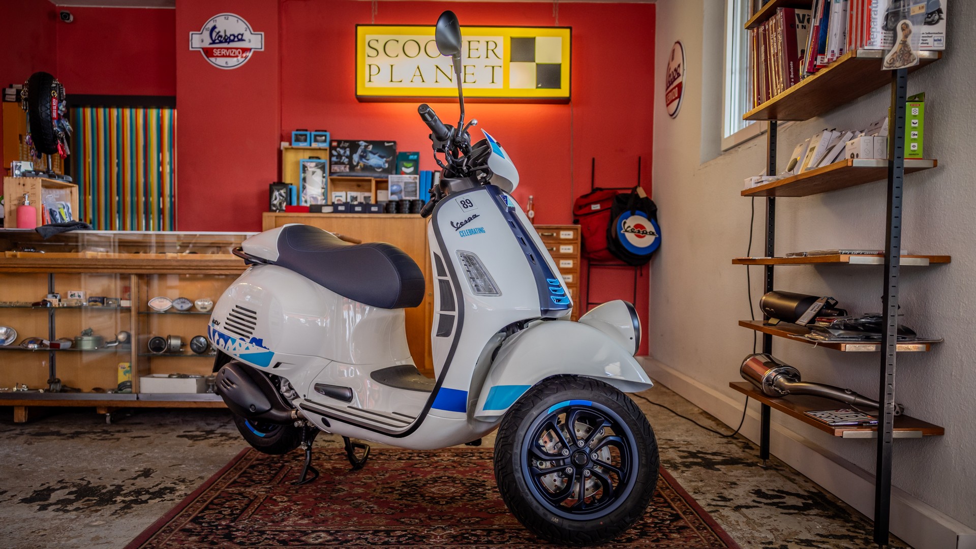 PIAGGIO Vespa GTV 300-showroom-element-2