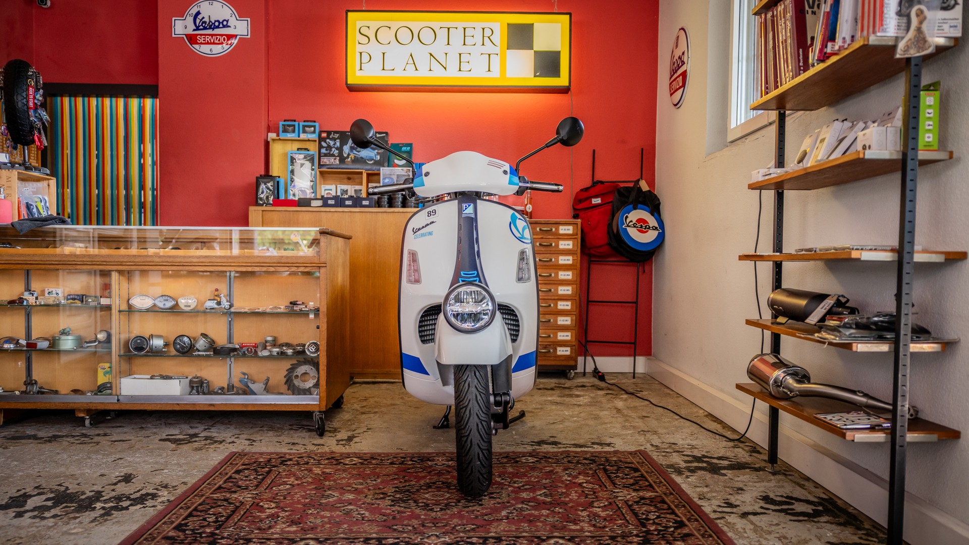 PIAGGIO Vespa GTV 300-showroom-element-1