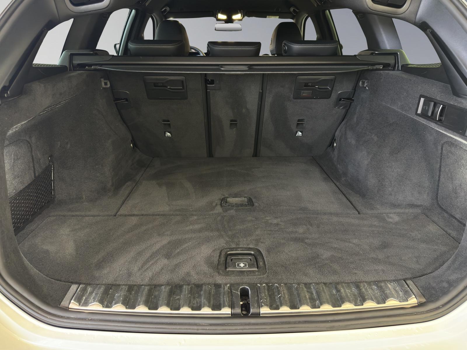 BMW 330d xDrive Touring M Sport-image-17