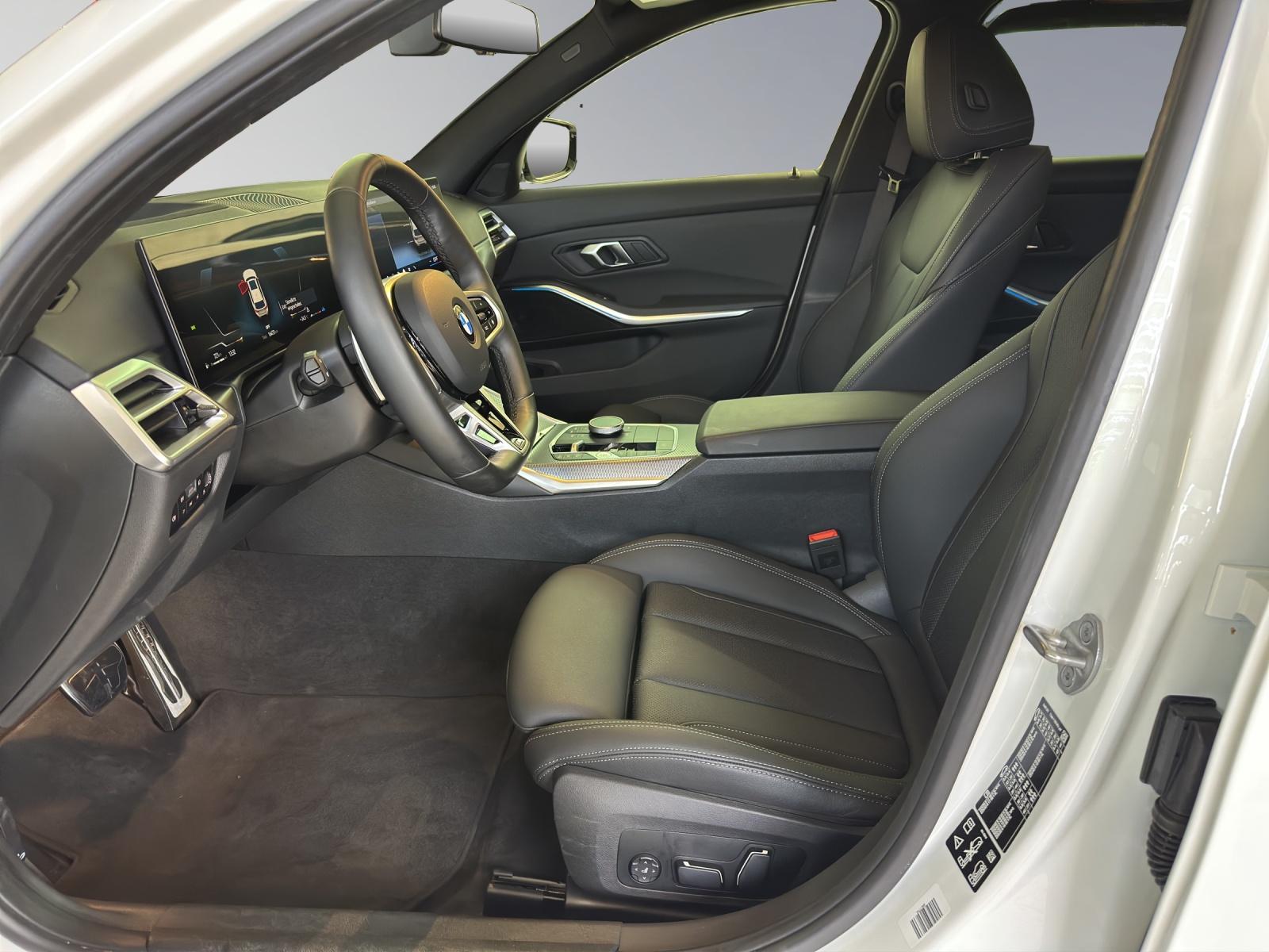 BMW 330d xDrive Touring M Sport-image-10