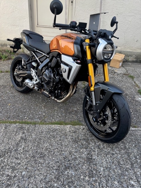 SUZUKI 8T-showroom-element-1