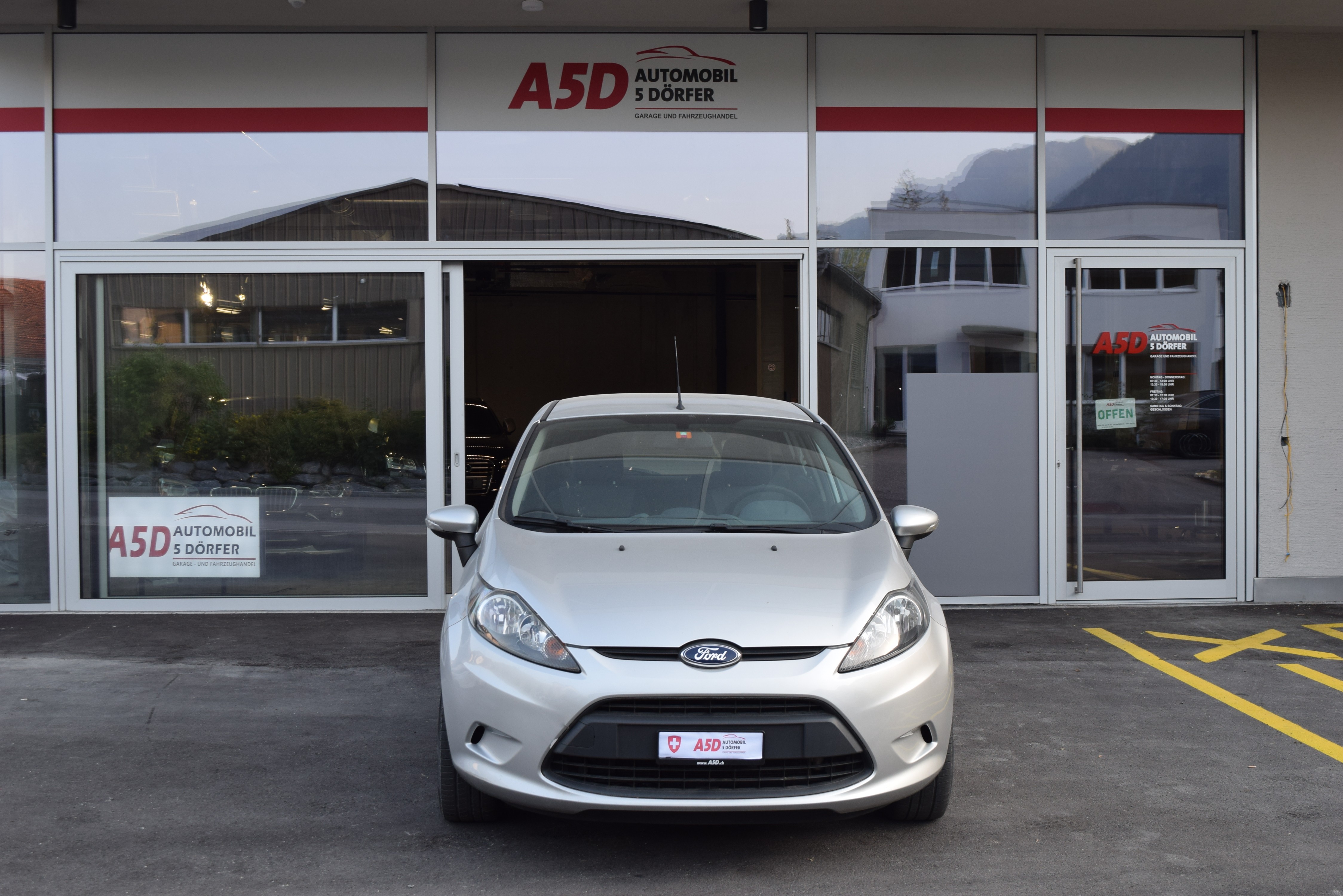 Car photo
