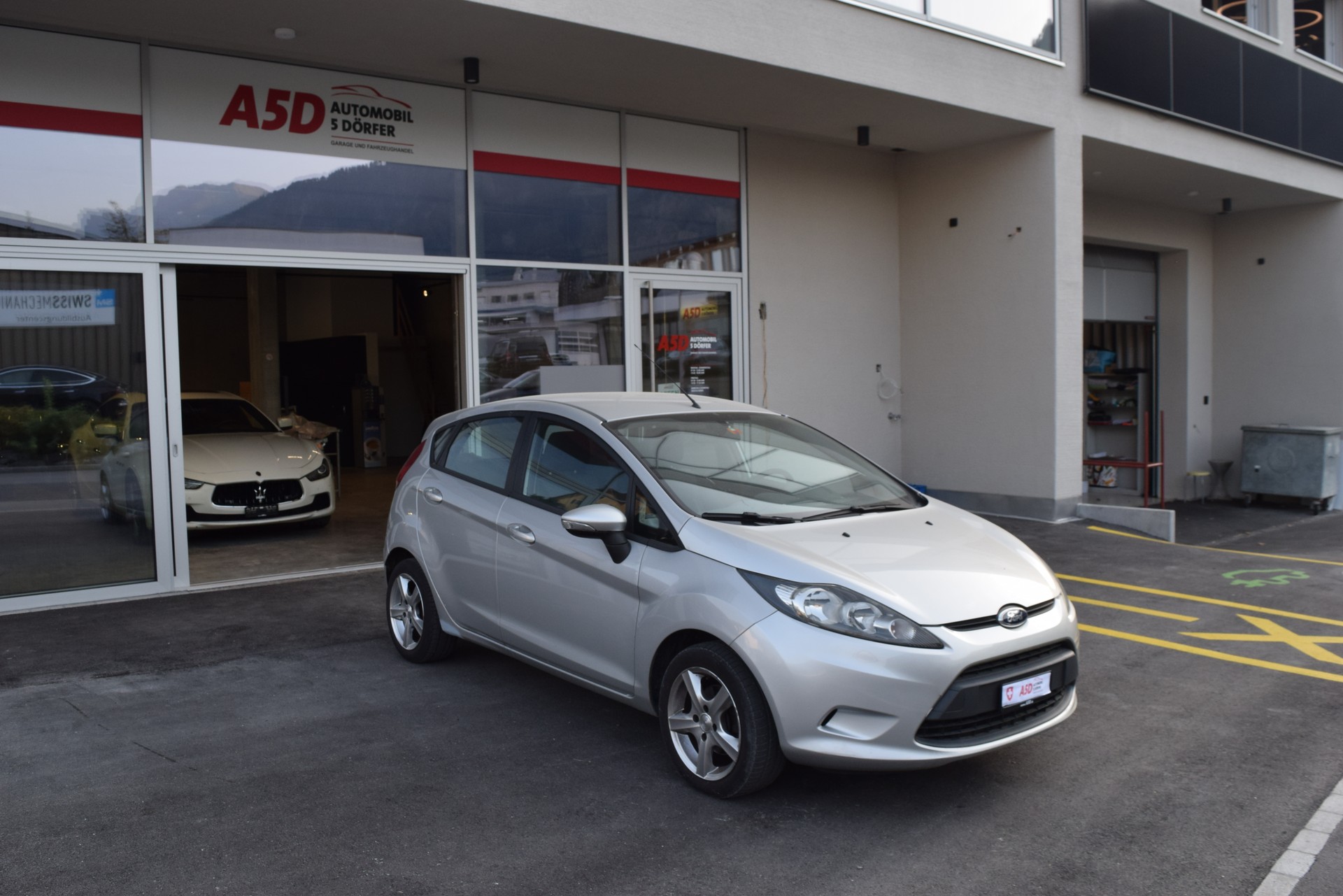FORD Fiesta 1.4 16V Trend-showroom-element-2