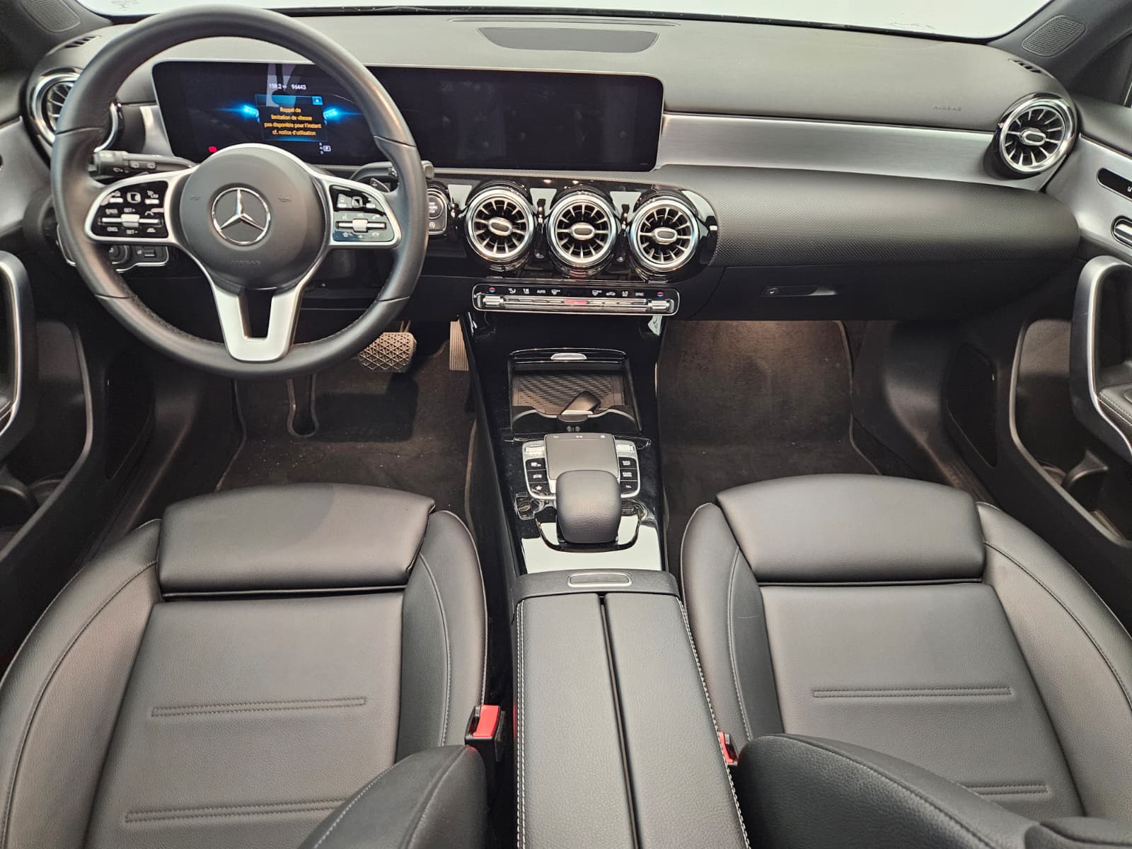 MERCEDES-BENZ A 200 Progressive 7G-DCT-image-9