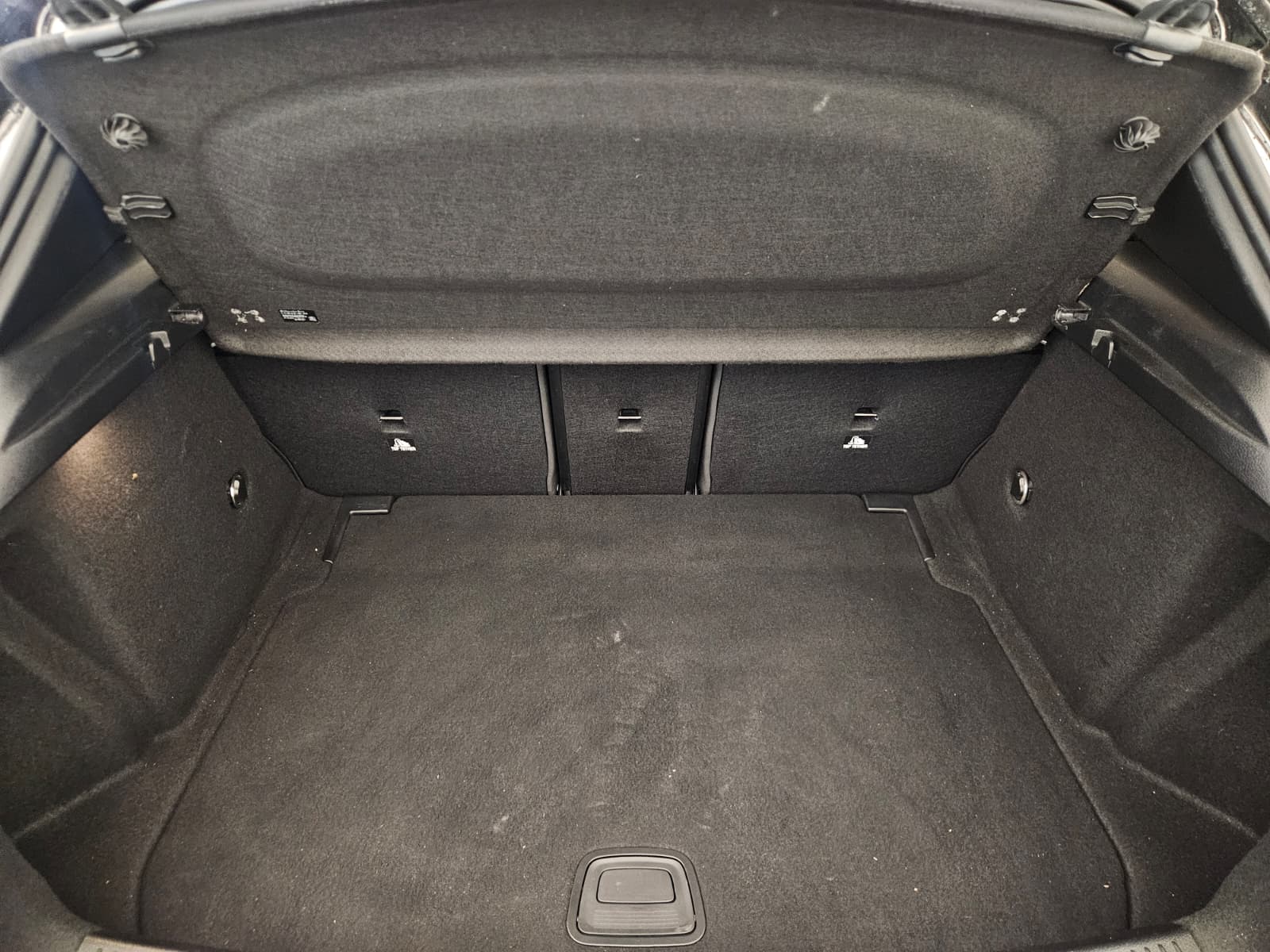 MERCEDES-BENZ A 200 Progressive 7G-DCT-image-14