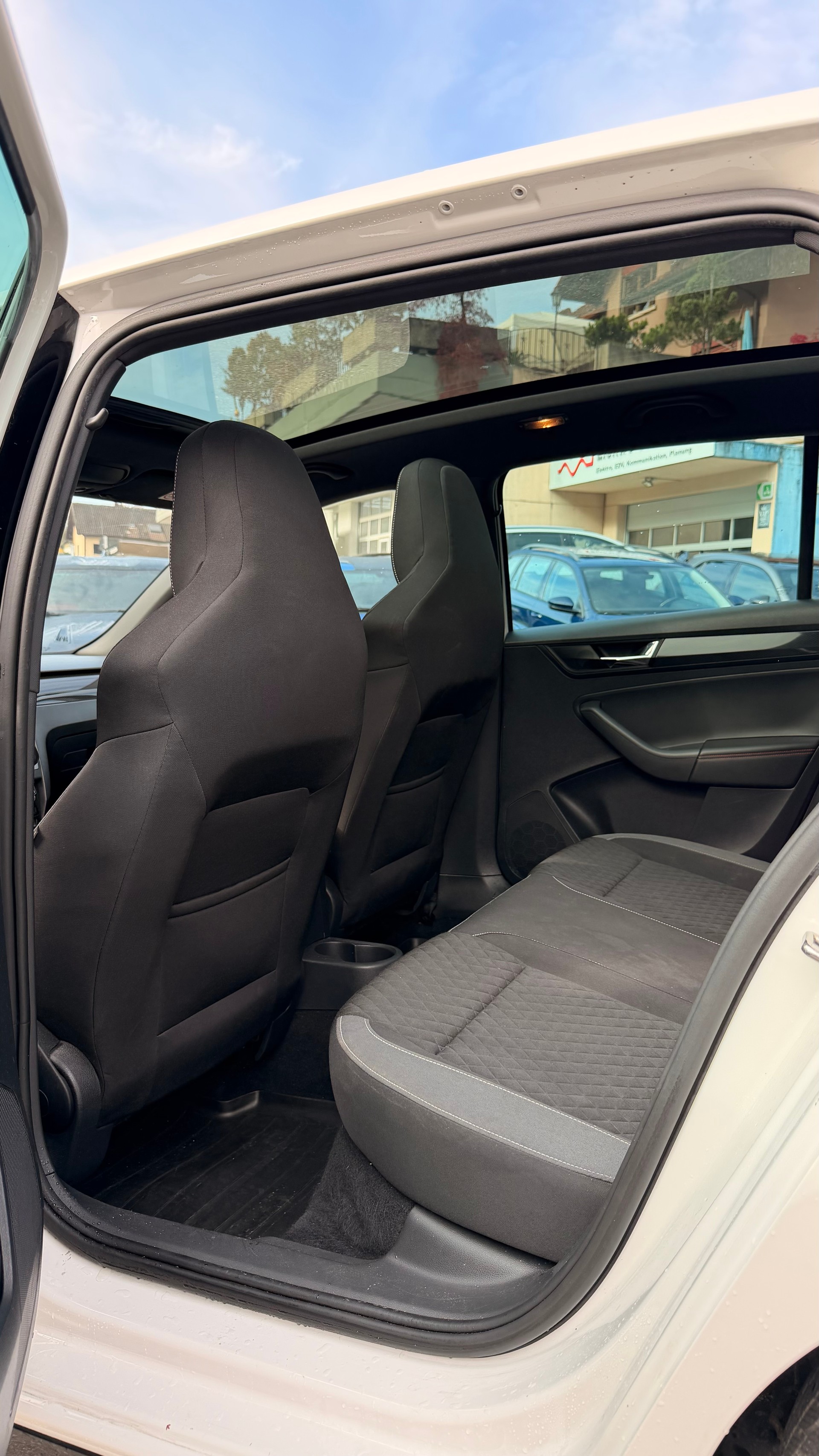 SKODA Rapid Spaceback 1.0 TSI Monte Carlo-image-8